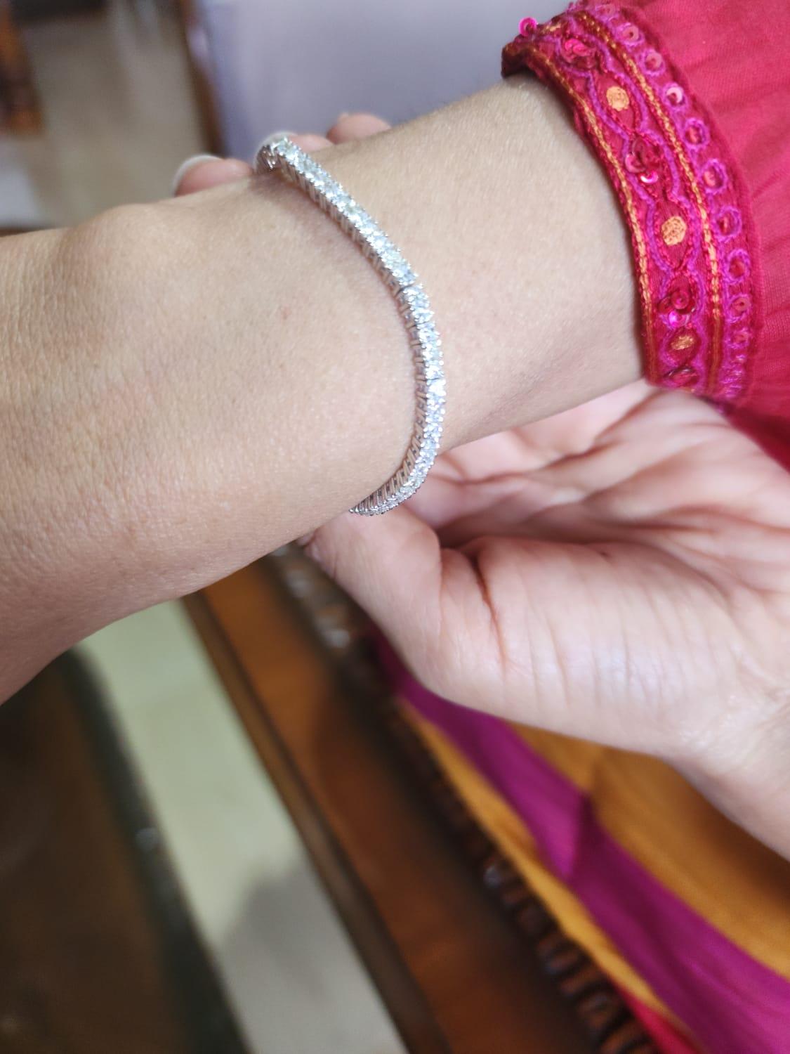 Bracelet en or 18 carats avec diamants naturels de 3,70 carats Neuf - En vente à New York, NY