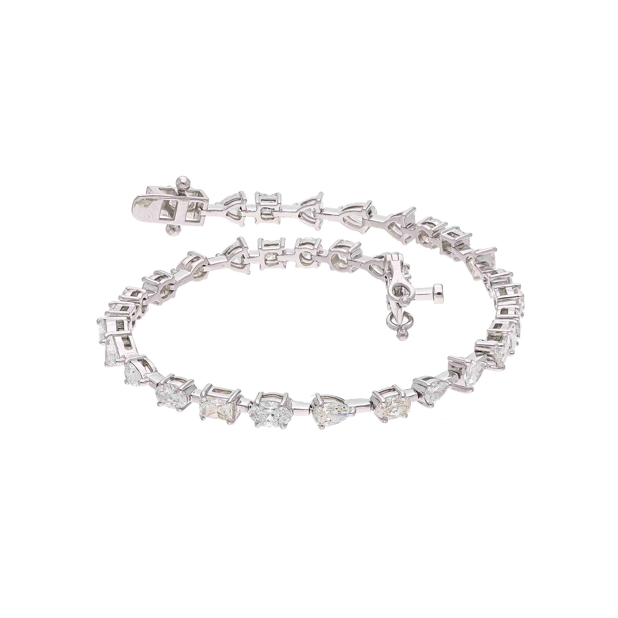 this is an amazing bracelet with
diamond : 4.45 carats
gold : 9.330 gms


Please read my reviews to make yourself comfortable.
I don't want to sell just one time but make customers for life.
All our jewelry comes with a certificate appraisal and 