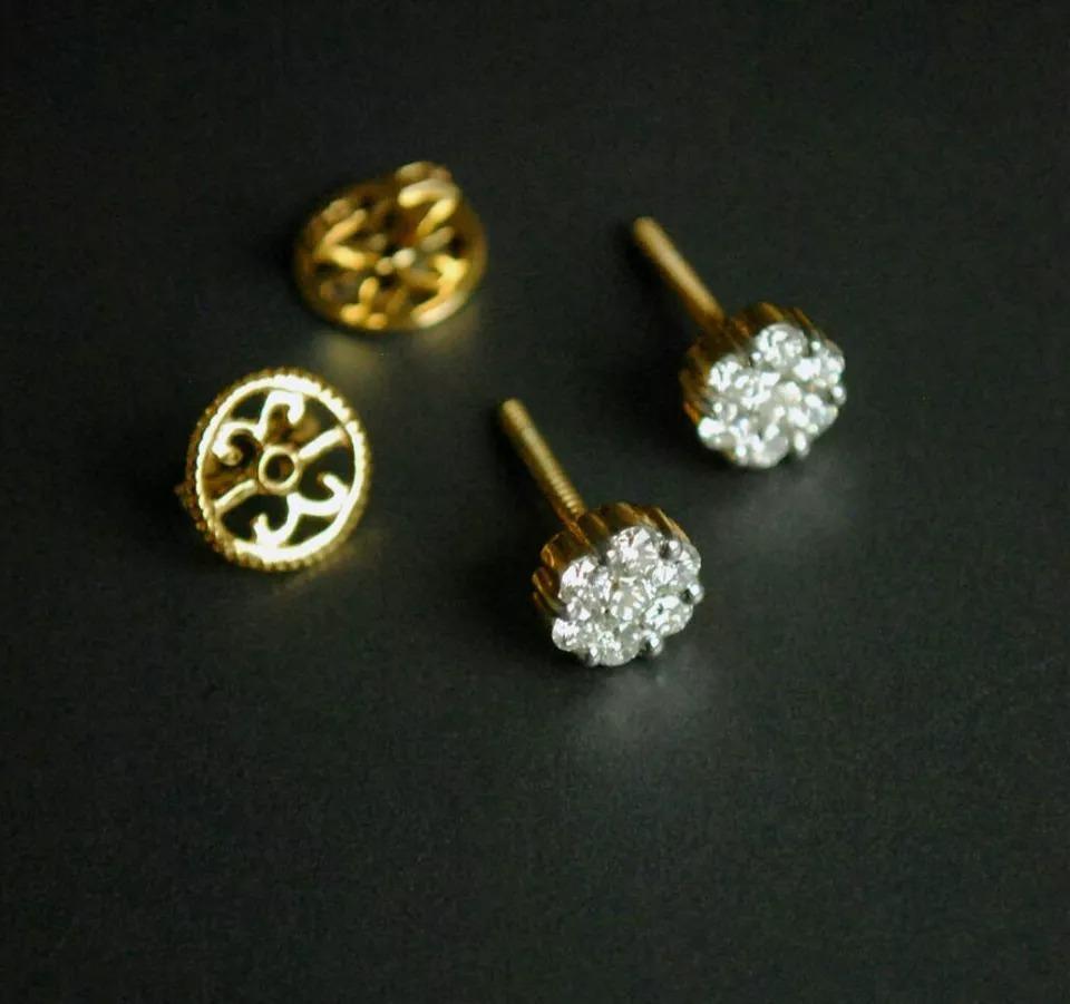 Natürlicher Diamant Brautstecker Ohrstecker Blume in 14k Gold mit Diamanten (Rundschliff) im Angebot