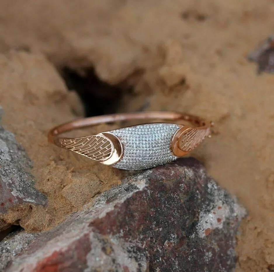 Natural Diamond Cage Design Bangle Bracelet 14K Solid Rose Gold Handmade In New Condition For Sale In Chicago, IL