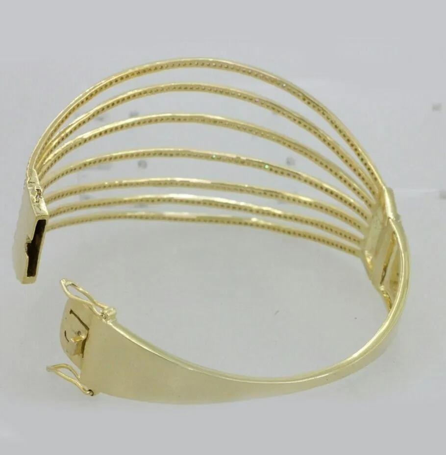 Diamante naturale a forma di gabbia Bracciale fatto a mano in oro massiccio 14K Regalo di alta gioielleria
Leggero, può essere indossato tutti i giorni

Informazioni aggiuntive:
Condit: Nuovo senza etichette: Un articolo nuovo di zecca, non usato e