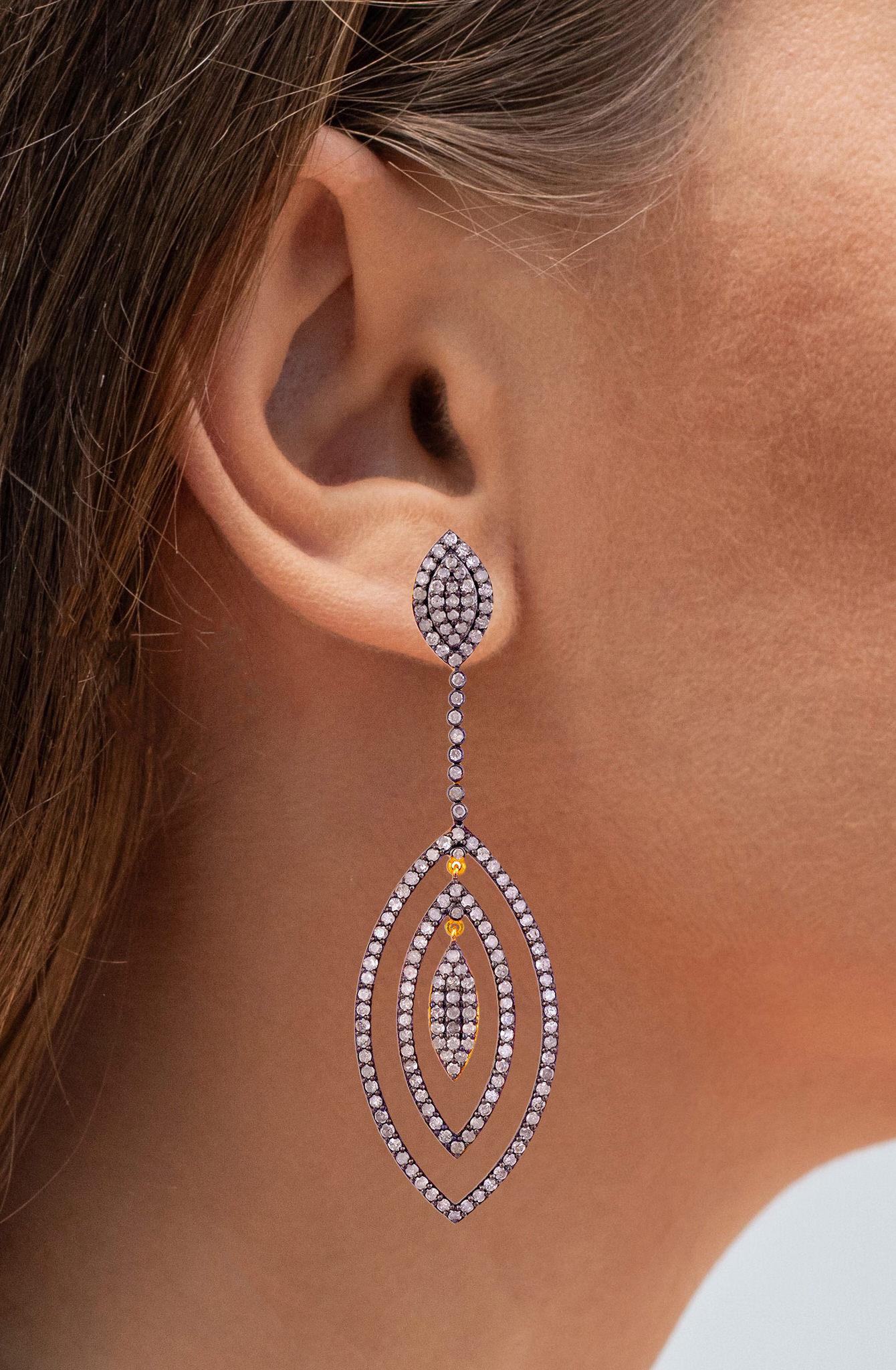 Contemporain Pendants d'oreilles lustre en diamants naturels 4,1 carats en vente