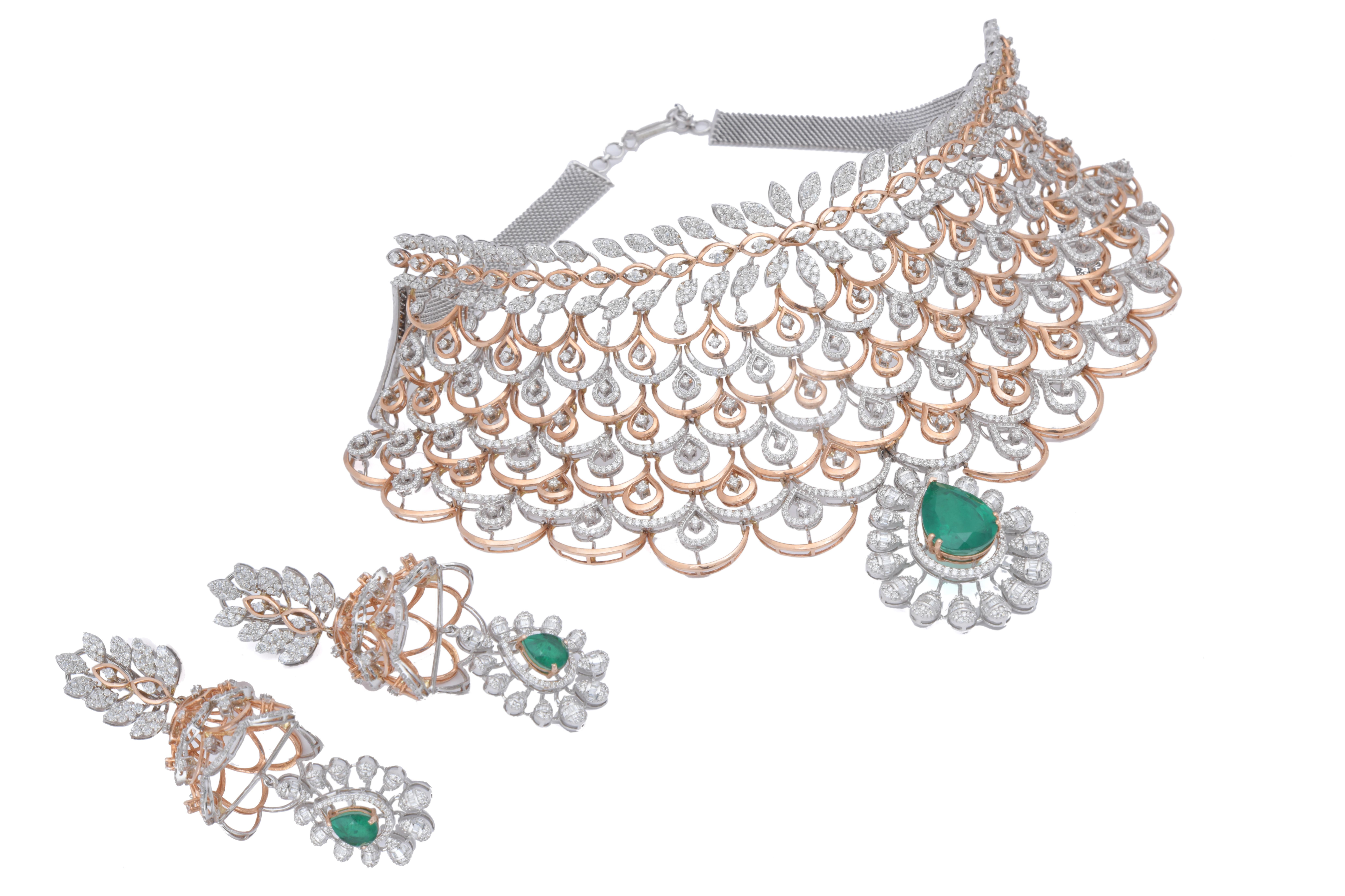 Natürliche Diamant-Choker-Halskette aus 14 Karat Gold mit 25,12 Karat Diamant (Antiker Kissenschliff) im Angebot