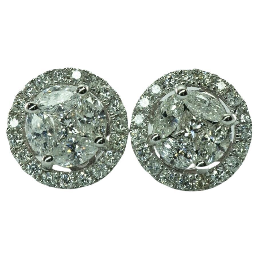 Orecchini a grappolo con diamanti naturali, borchie rotonde in oro bianco 14K 1,20 Ctw 

Questo paio di orecchini con diamanti a grappolo è realizzato in oro bianco massiccio 14K. 
Il diamante centrale con taglio princess è di 0,12 carati.
Quattro