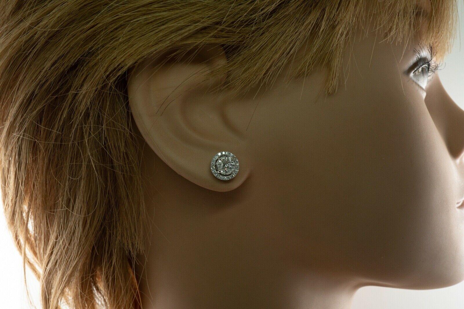 Orecchini a grappolo con diamanti naturali, borchie rotonde in oro bianco 14K 1,20 Ctw In condizioni buone in vendita a East Brunswick, NJ