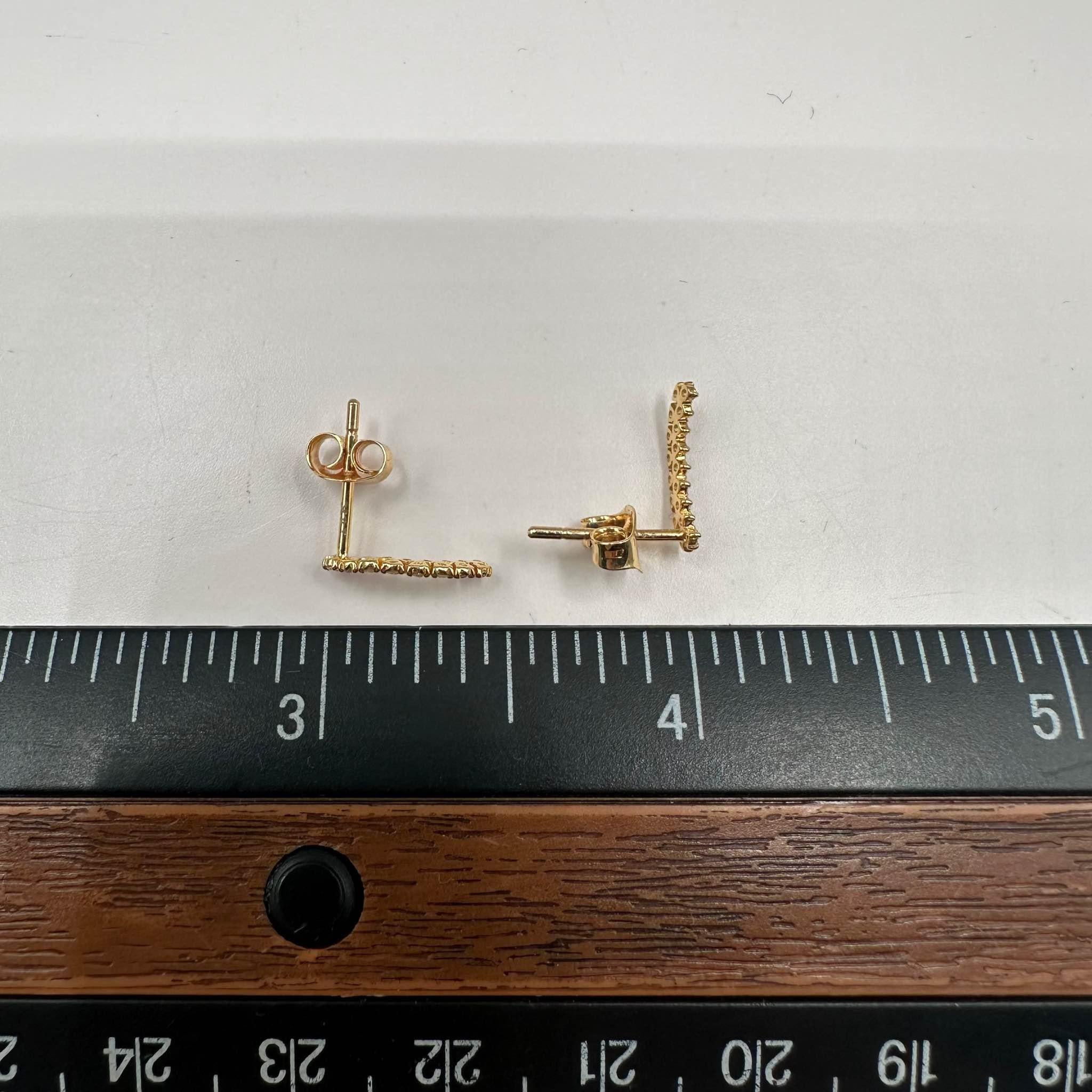 Women's Natural Diamond Crawler Earrings in 14kt Yellow Gold – 0.25ctw GH SI2-I1 Diamond For Sale