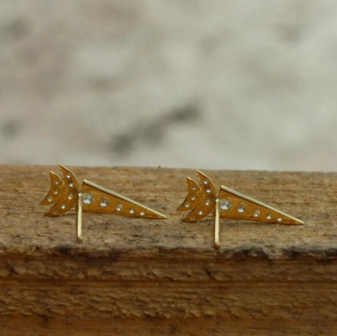 Natural Diamond Crescent Moon Earring Studs 14K Yellow Gold Luxury Jewelry Gift. For Sale 2