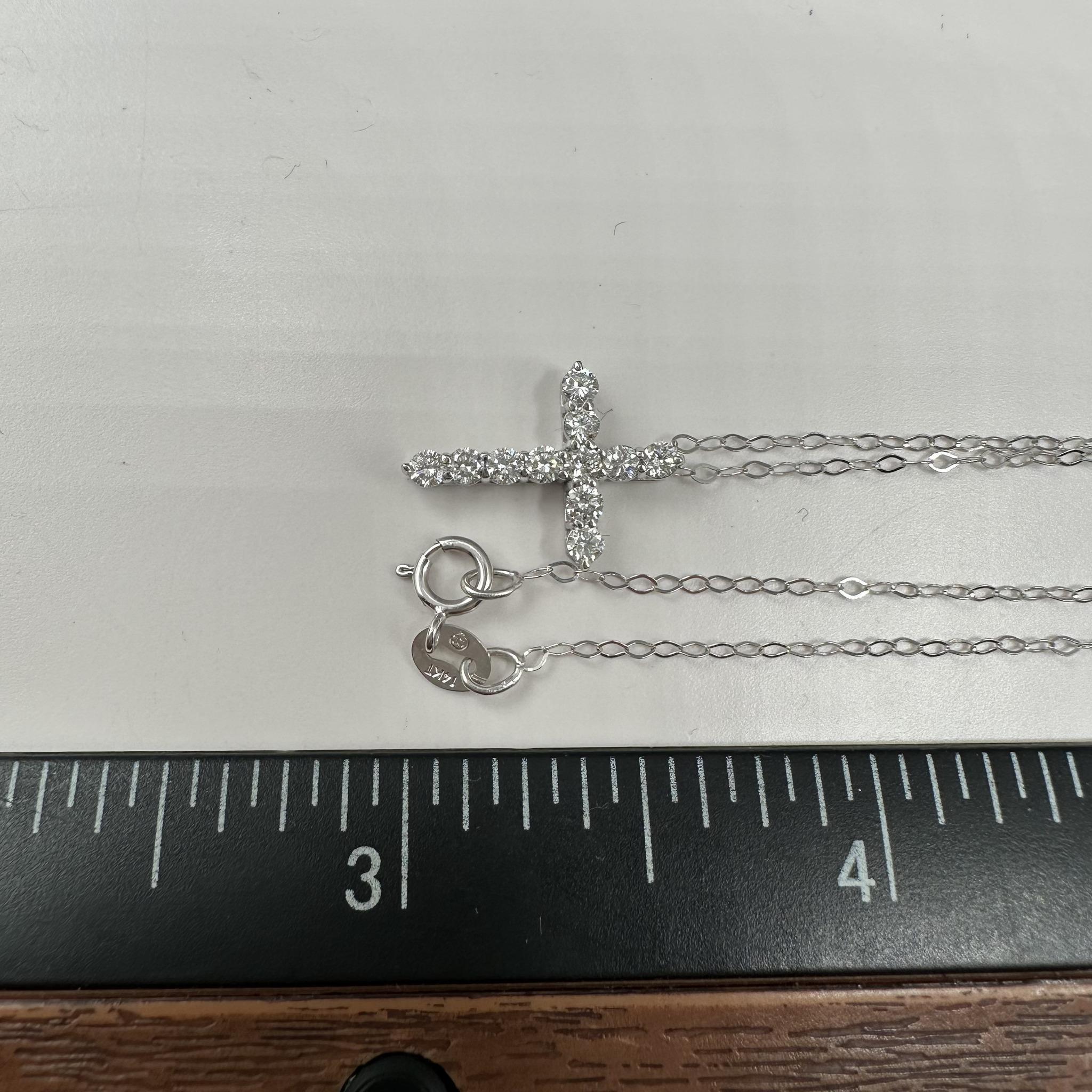 Natürliche Diamant-Kreuz-Halskette in 14kt Weißgold - 0,35ctw, 18in, New für Damen oder Herren im Angebot