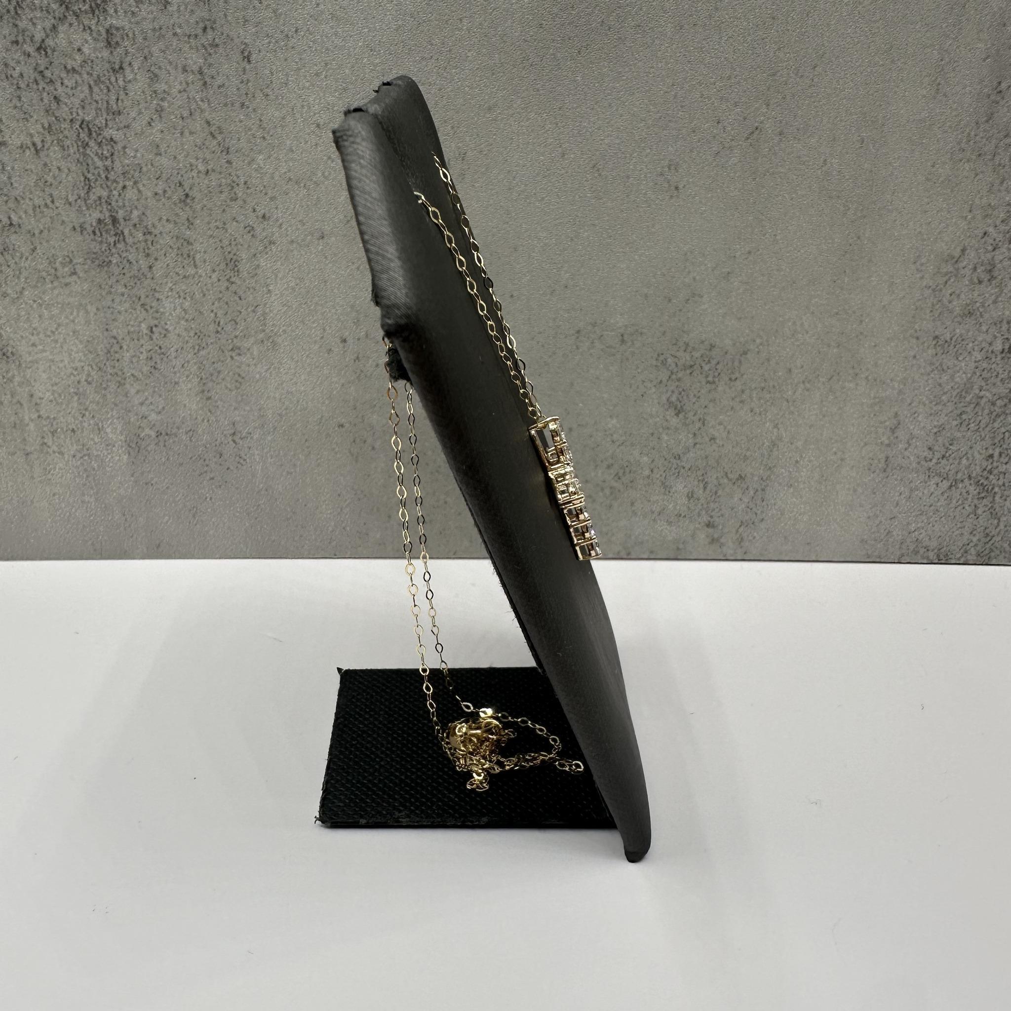 Taglio rotondo Collana con croce di diamanti naturali in oro giallo 14kt - 0,96ctw, 18in, New in vendita