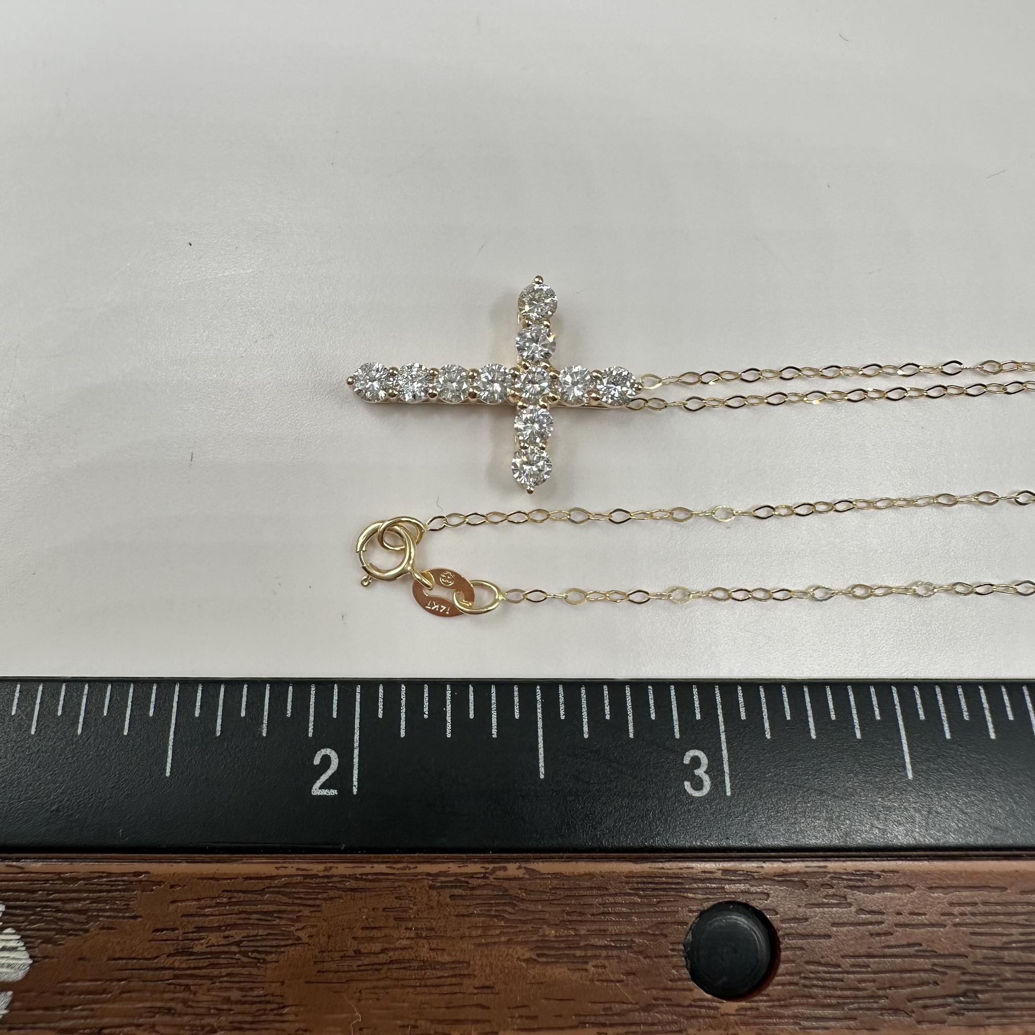 Donna Collana con croce di diamanti naturali in oro giallo 14kt - 0,96ctw, 18in, New in vendita