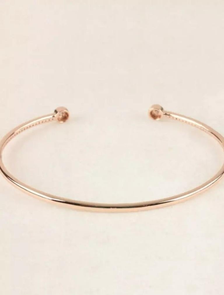Bracciale Bangle con diamanti naturali in oro rosa 14K Gioielli di Natale.

Informazioni aggiuntive:
Materiale: Oro massiccio 14K, Diamante naturale
Numero di diamanti: Sconosciuto
Chiusura: anello a molla
Occasioni: Anniversario, Compleanno,