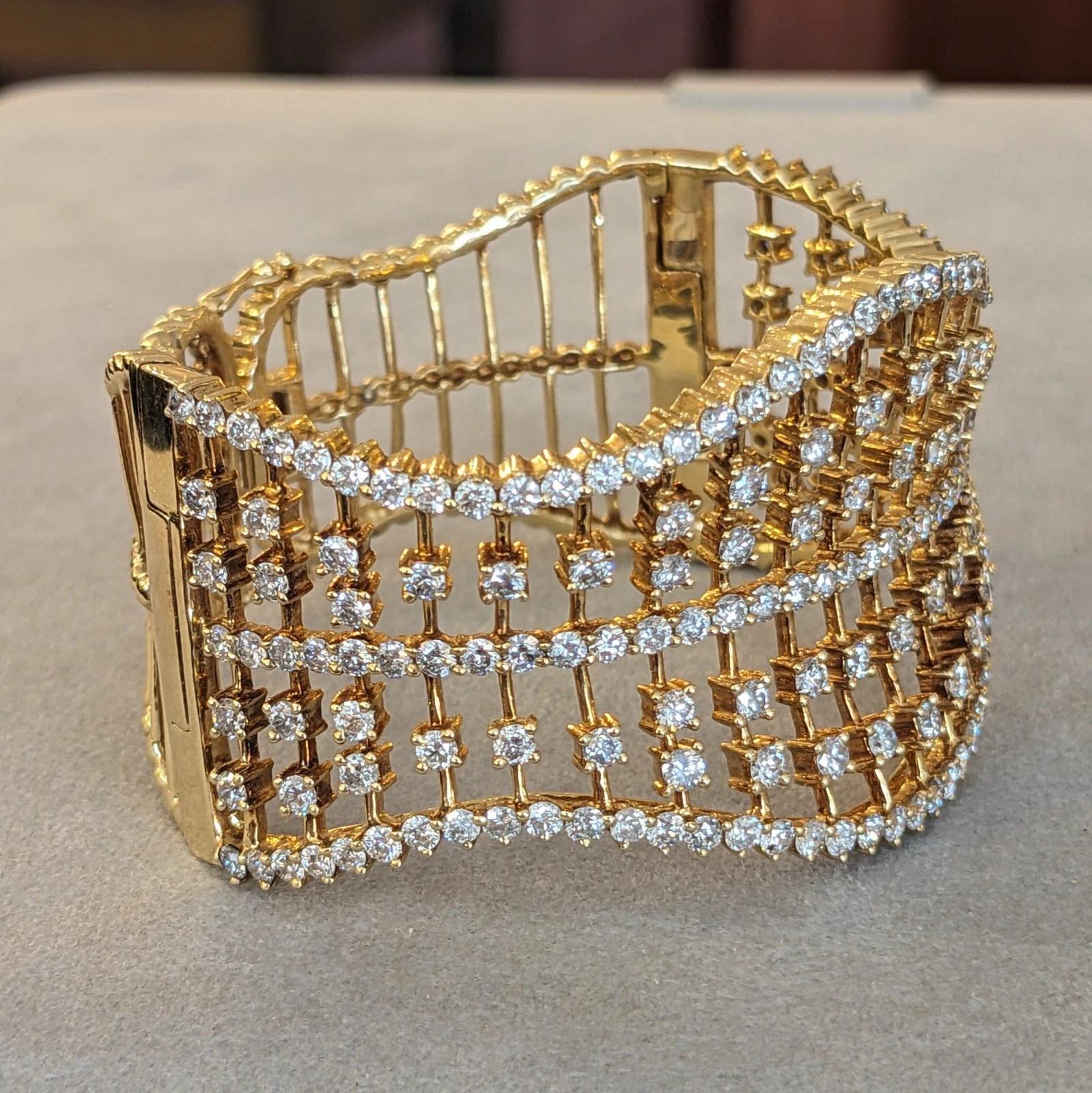Bracciale con diamanti naturali 10,20 cttw in oro giallo 14k In condizioni ottime in vendita a La Jolla, CA