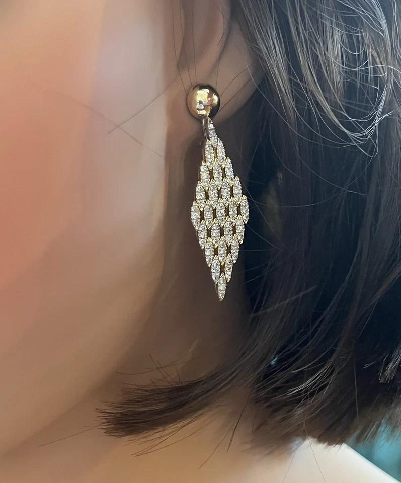 Taglio rotondo Orecchini con diamanti naturali 1,50 cttw in oro giallo 18k in vendita