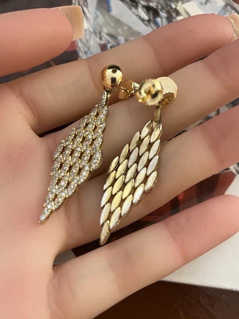 Donna Orecchini con diamanti naturali 1,50 cttw in oro giallo 18k in vendita