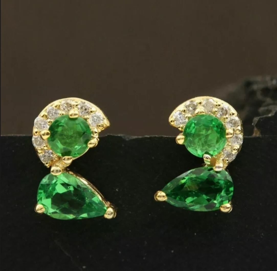 Boucle d'oreille diamant naturel Or 14k Tsavorite Garnet Minimalist Stud Drop Earring. Neuf - En vente à Chicago, IL