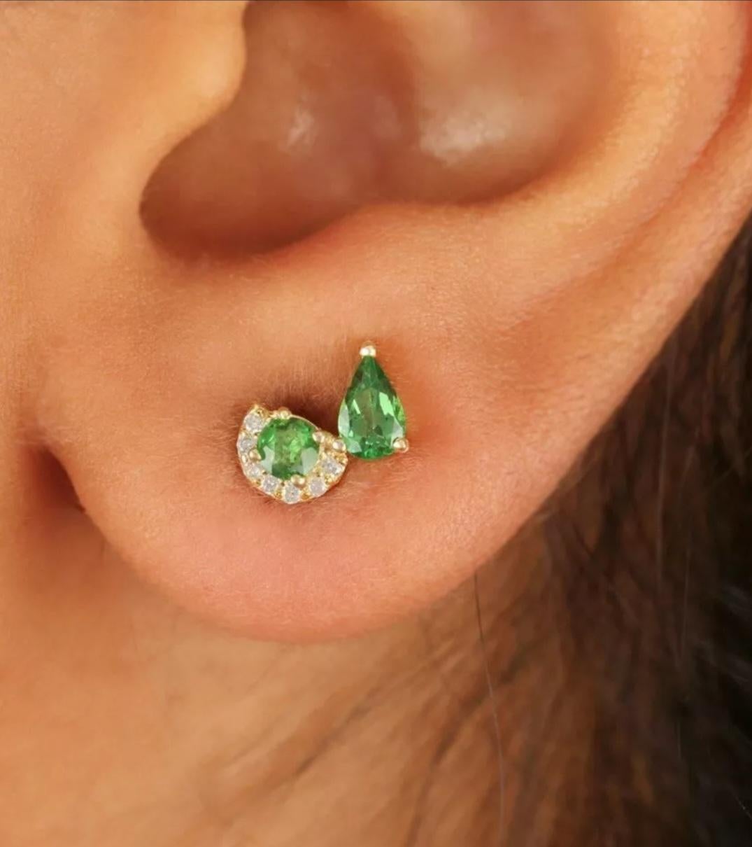 Boucle d'oreille diamant naturel Or 14k Tsavorite Garnet Minimalist Stud Drop Earring. Unisexe en vente