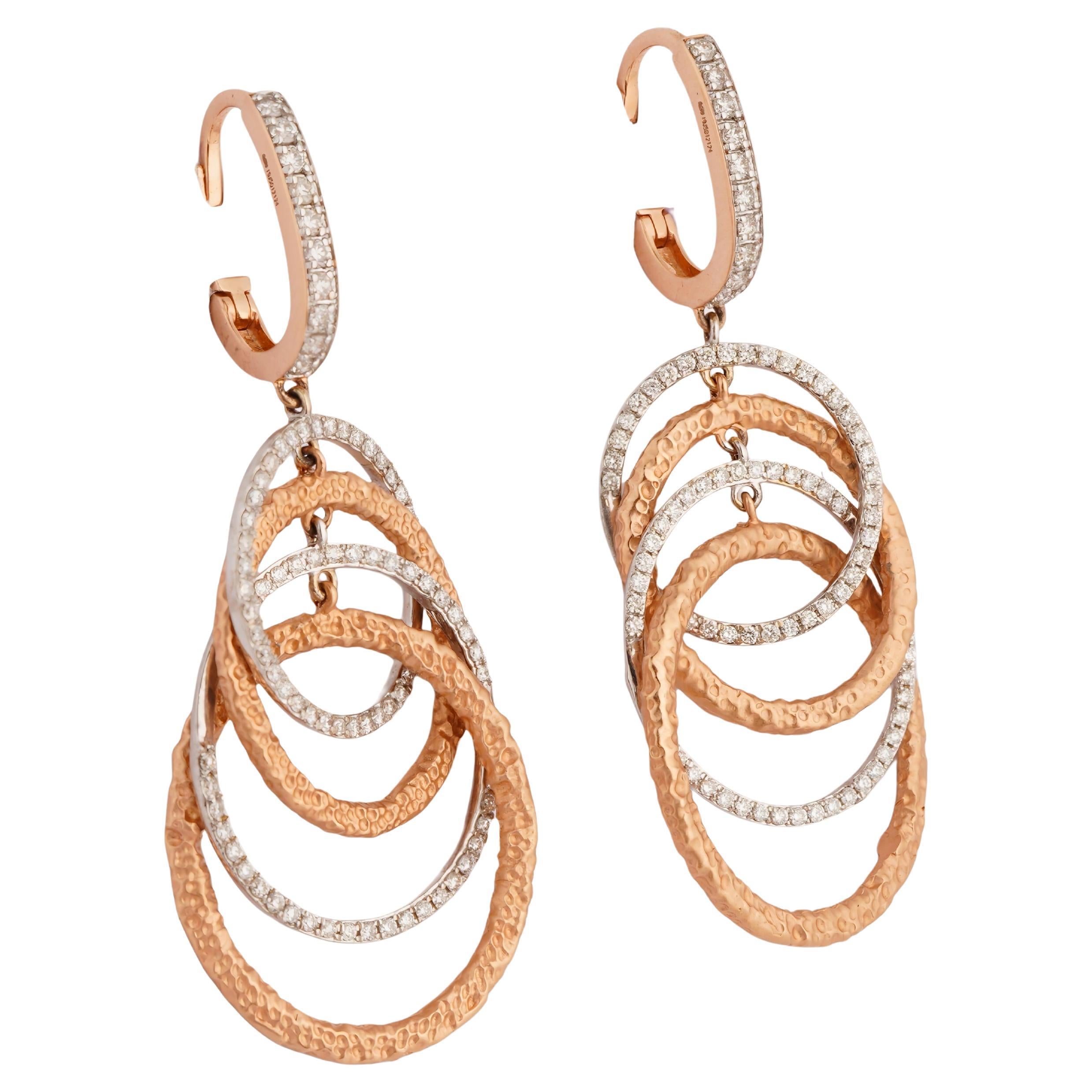 Natural diamond earring in 18k gold