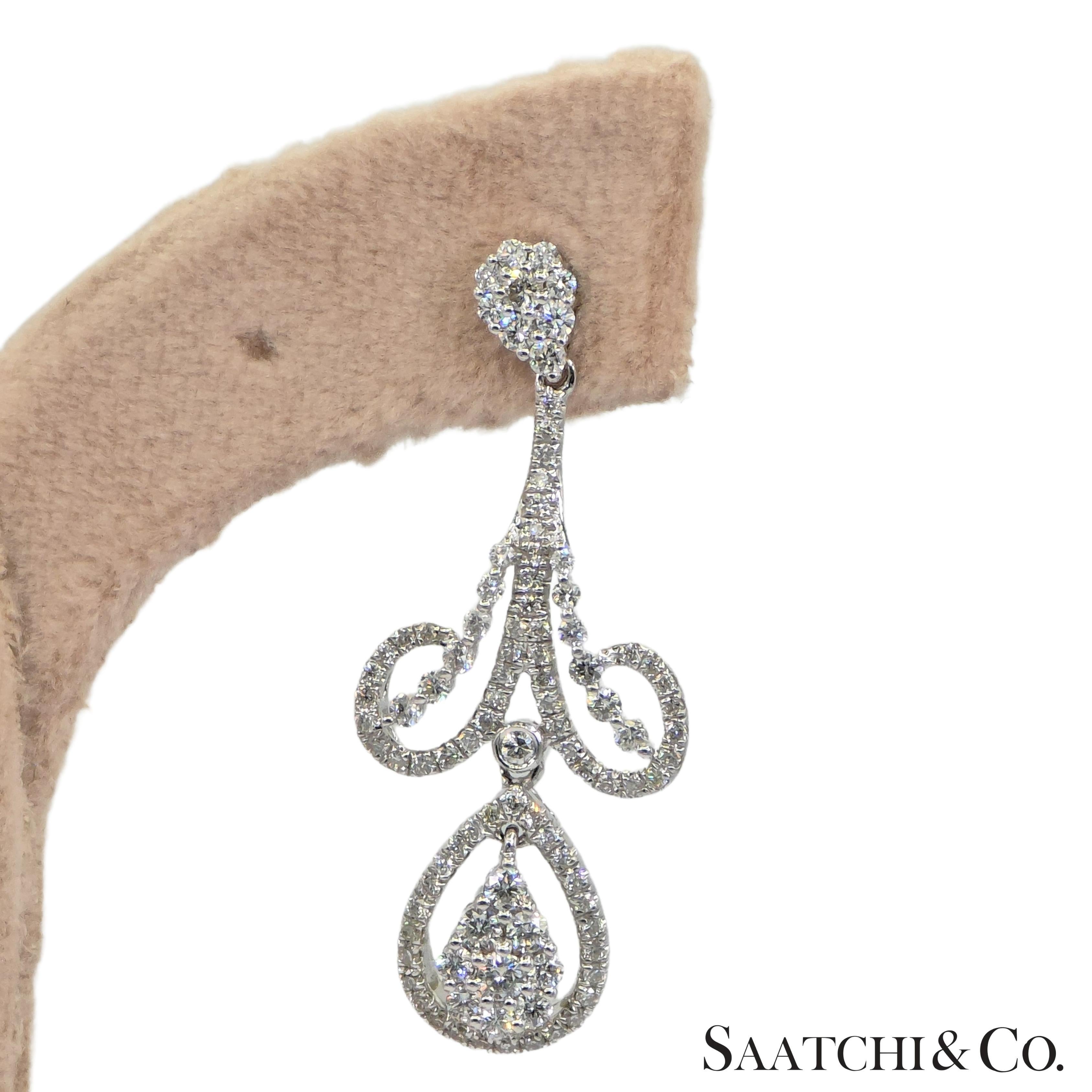 Round Cut Natural Diamond Earring Pear Shape in 18K 750 White Gold For Sale