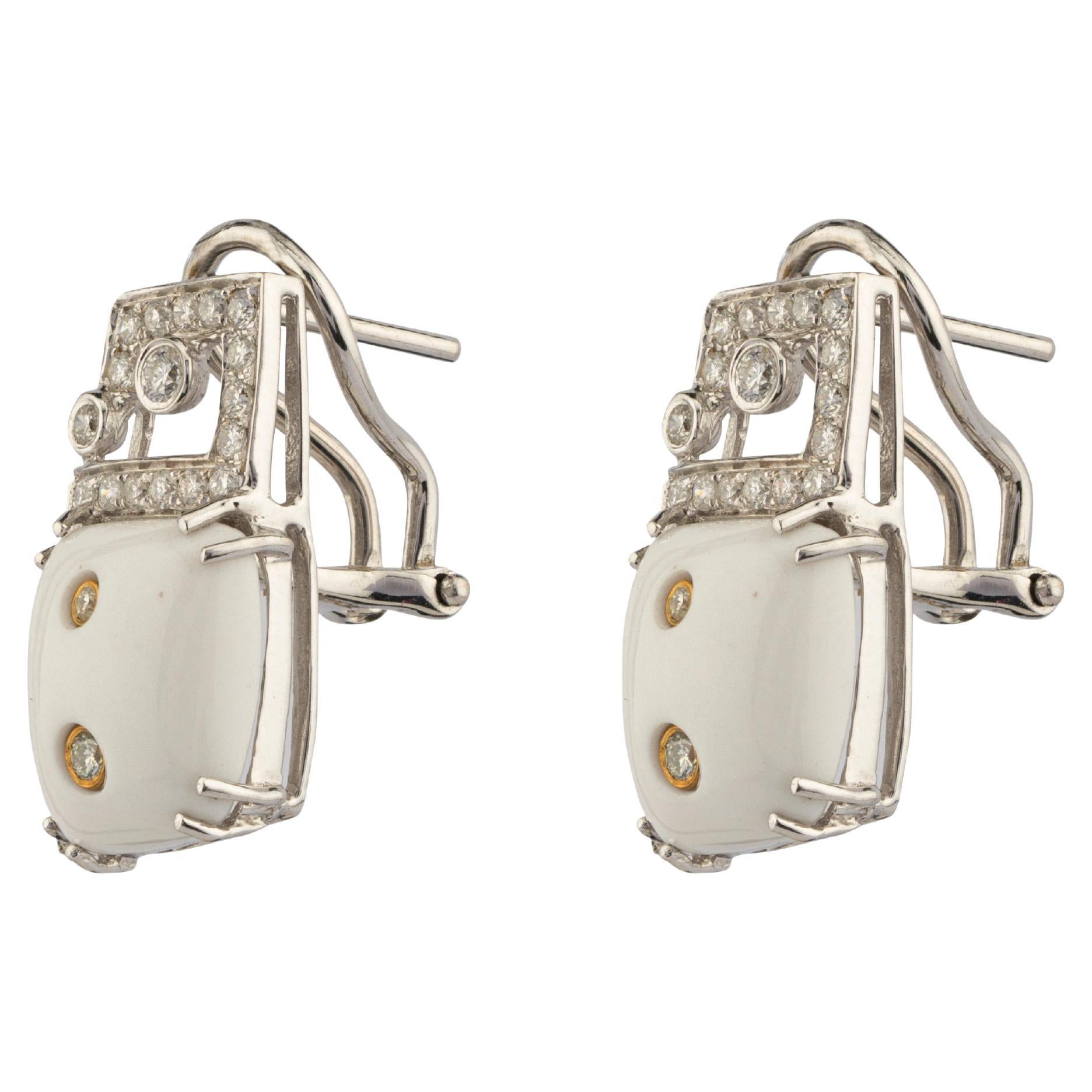 Natural Diamond Earring with 0.68 Cts Diamond and white onyx 8.69 Cts & 18k Gold For Sale