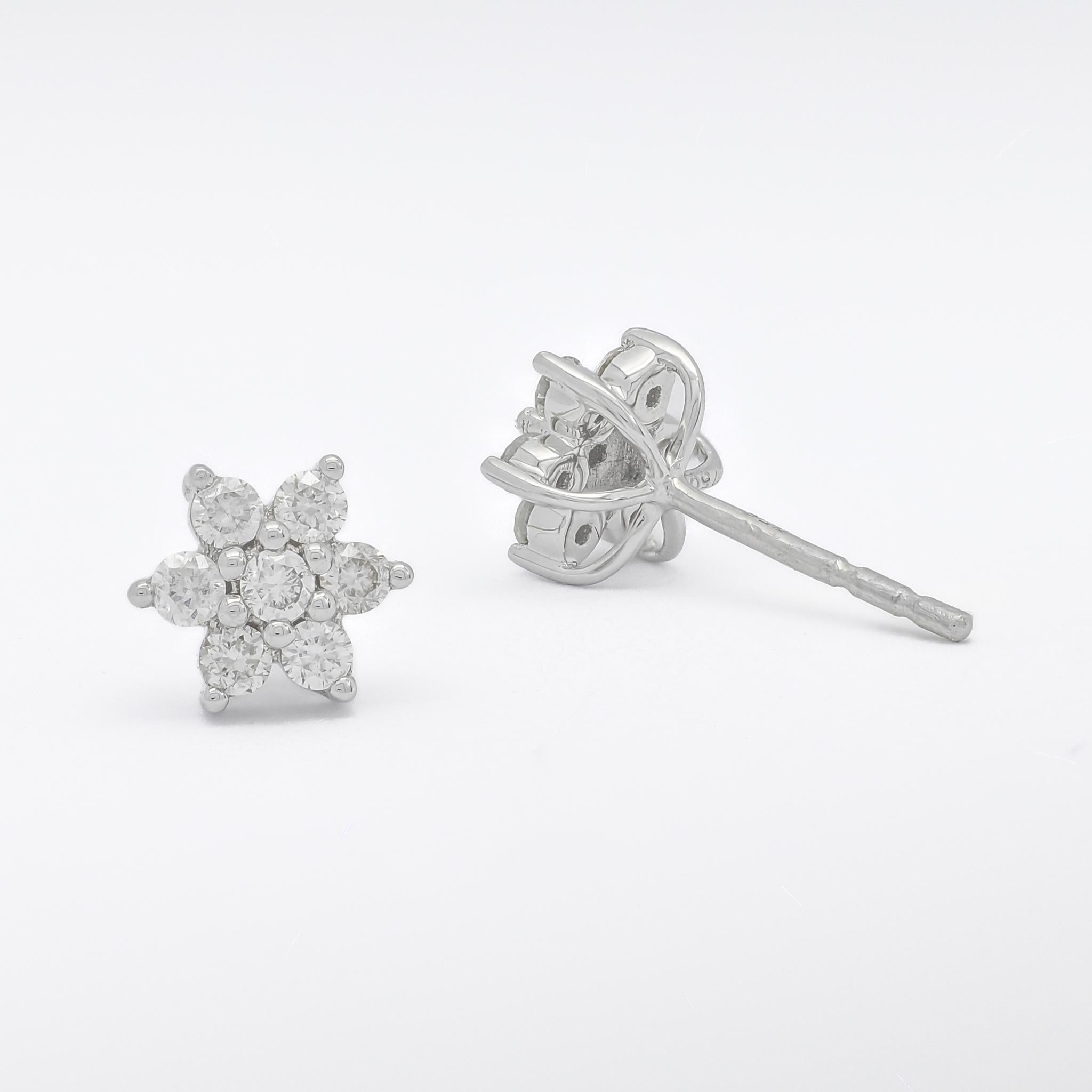 Clous d'oreilles simples en or jaune 18 carats avec diamants naturels 0,27 carat Unisexe en vente