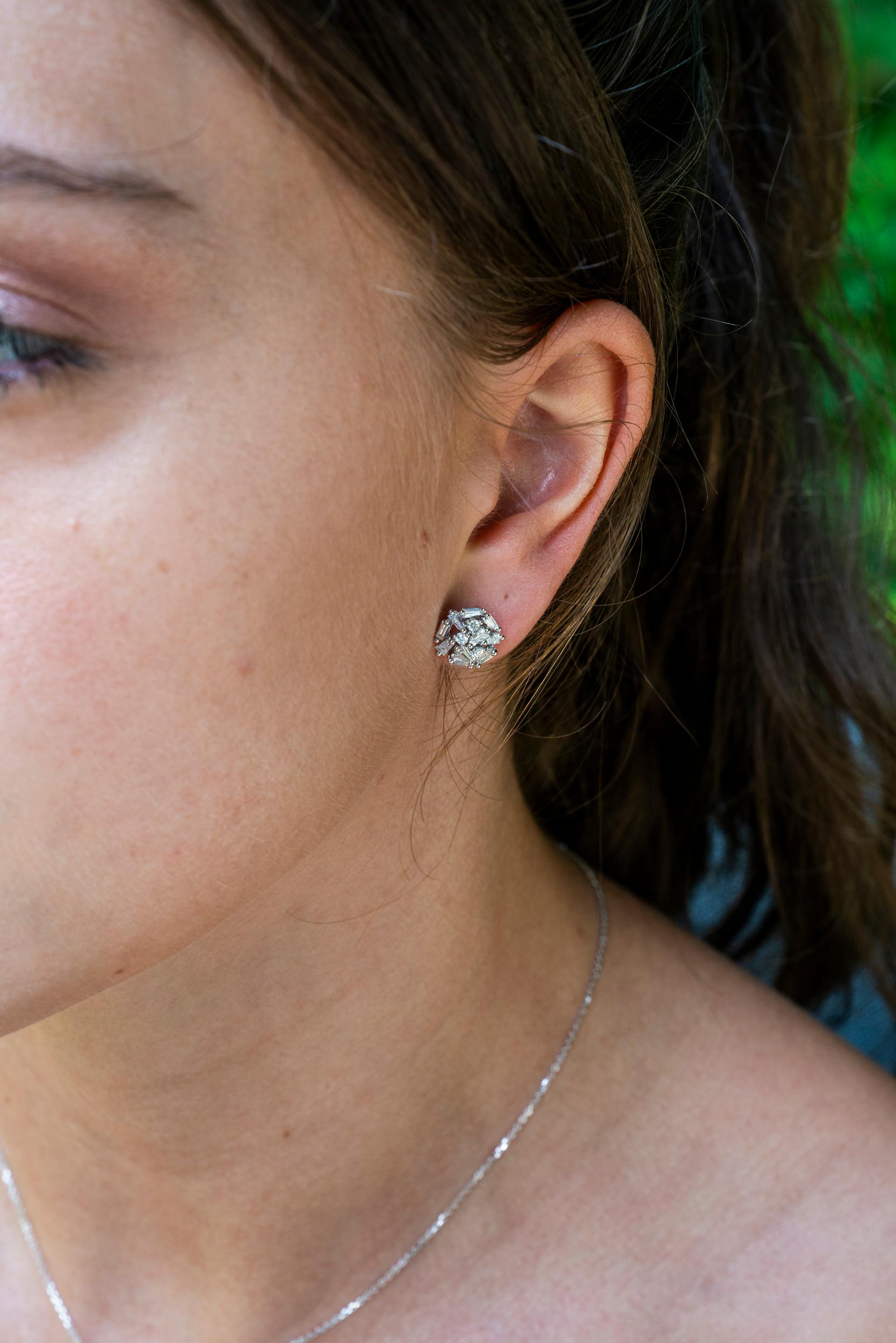 Art Deco Natural Diamond Earrings 1.08 cts 18 Karat Yellow Gold Cluster Stud Earrings For Sale