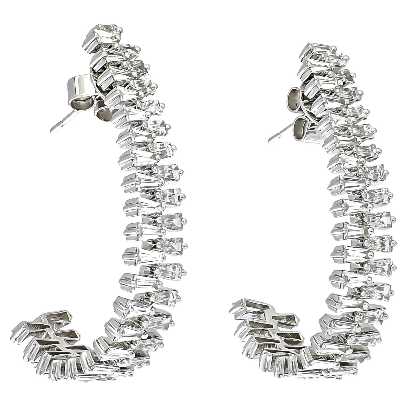 Natürliche Diamant-Ohrringe 4,12 Karat 18KT Weißgold Halbcreolen-Ohrringe im Angebot