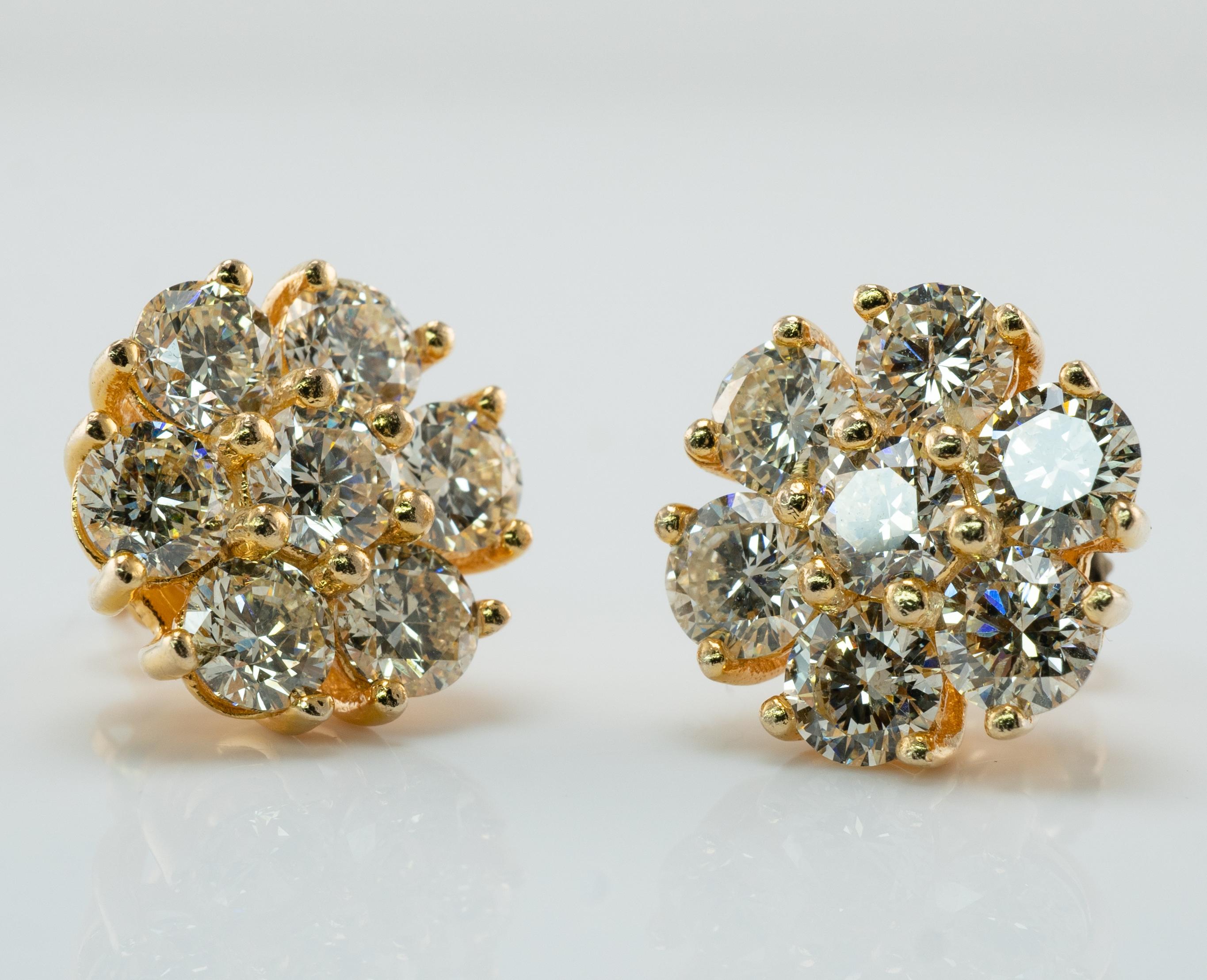 Clous d'oreilles en or 14 carats avec grappe de diamants naturels 4,00 carats TDW en vente 4