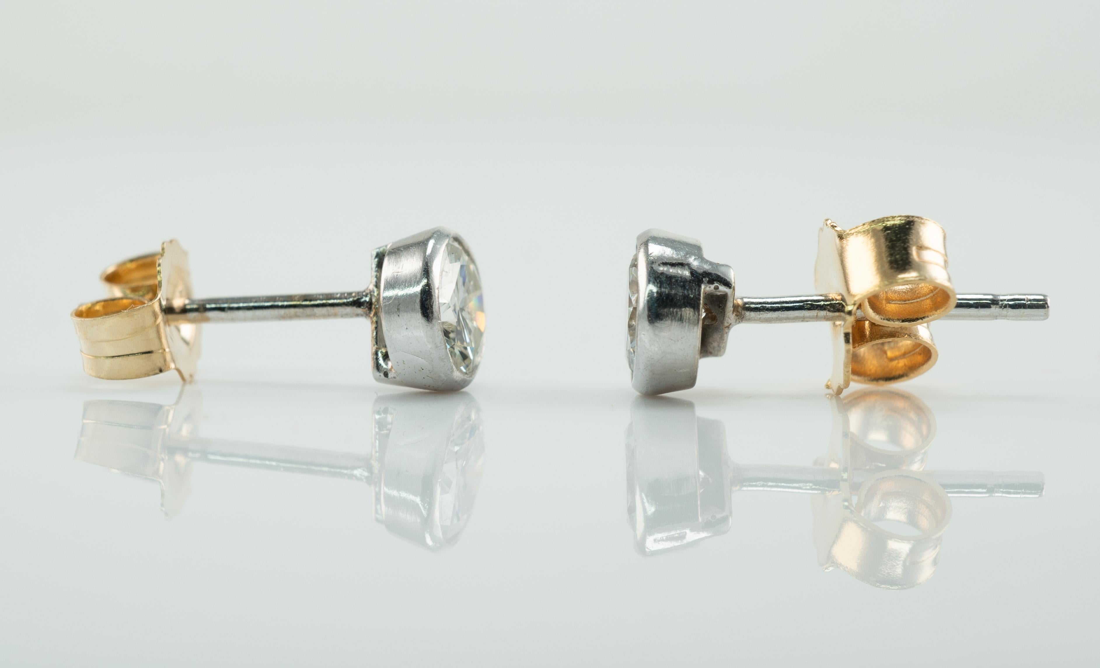 Natural Diamond Earrings Studs .60 CTW 14k White Gold Bezel In Good Condition For Sale In East Brunswick, NJ