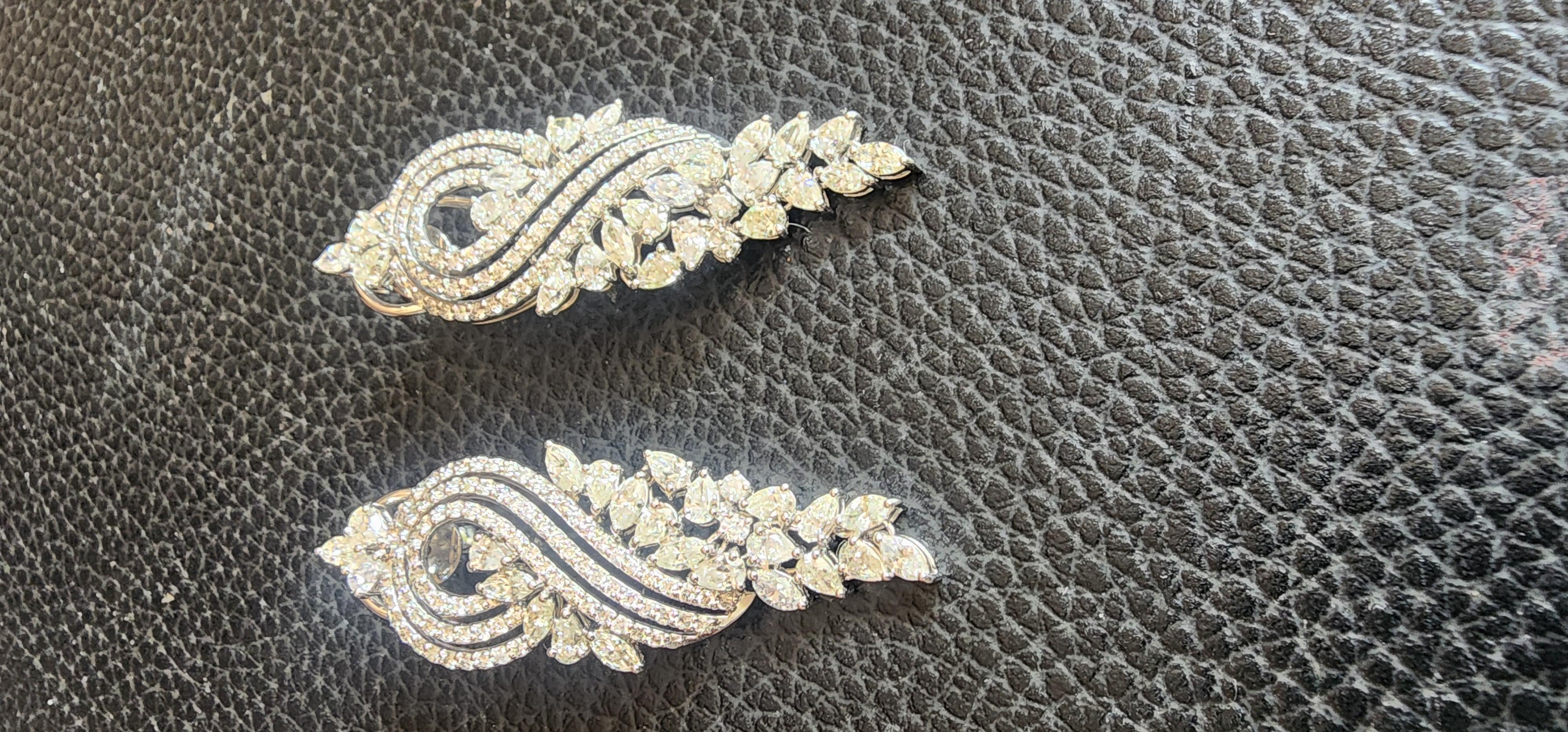 Moderno Orecchini con diamante Nature e diamante da 7,20 carati in 18 carati in vendita