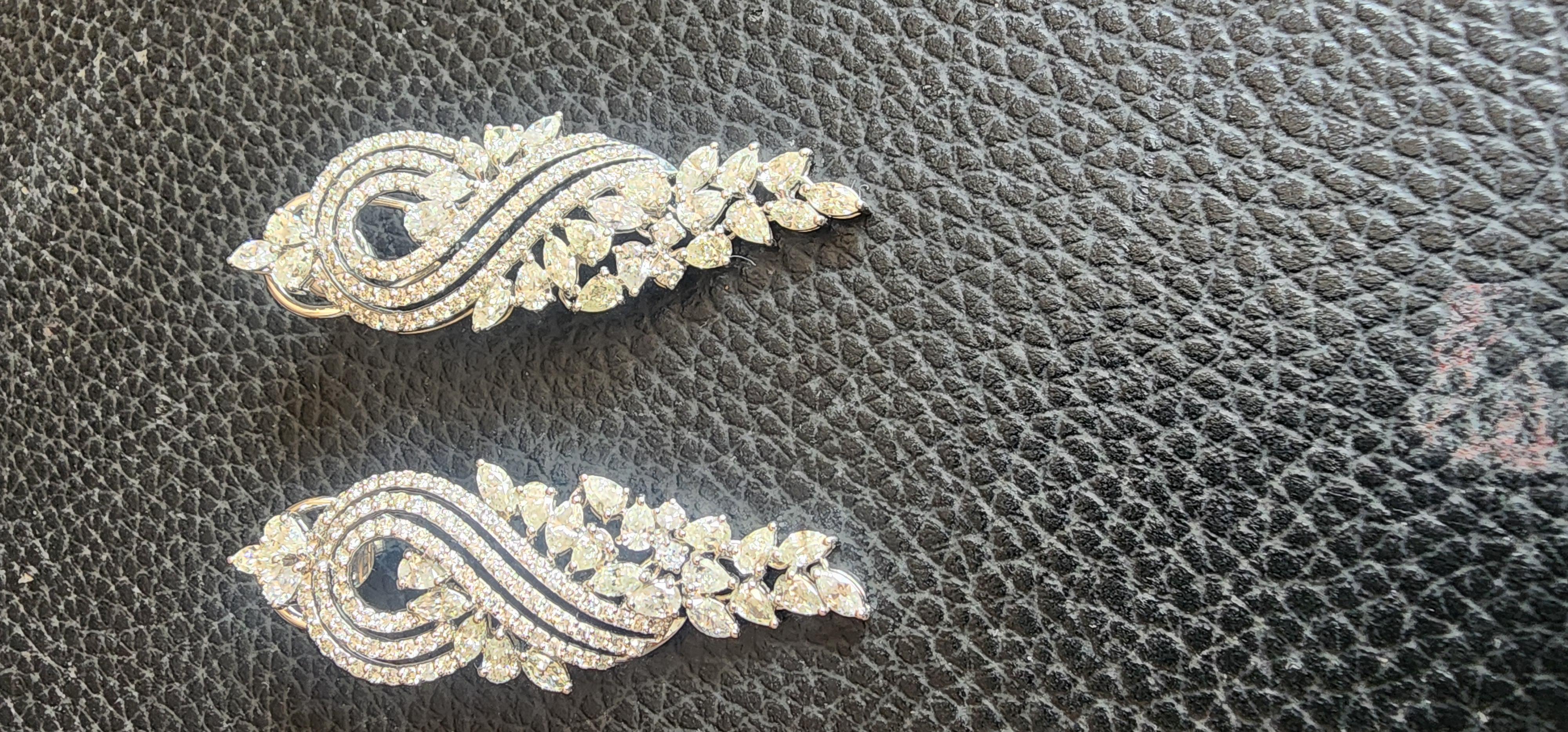 Taglio brillante Orecchini con diamante Nature e diamante da 7,20 carati in 18 carati in vendita