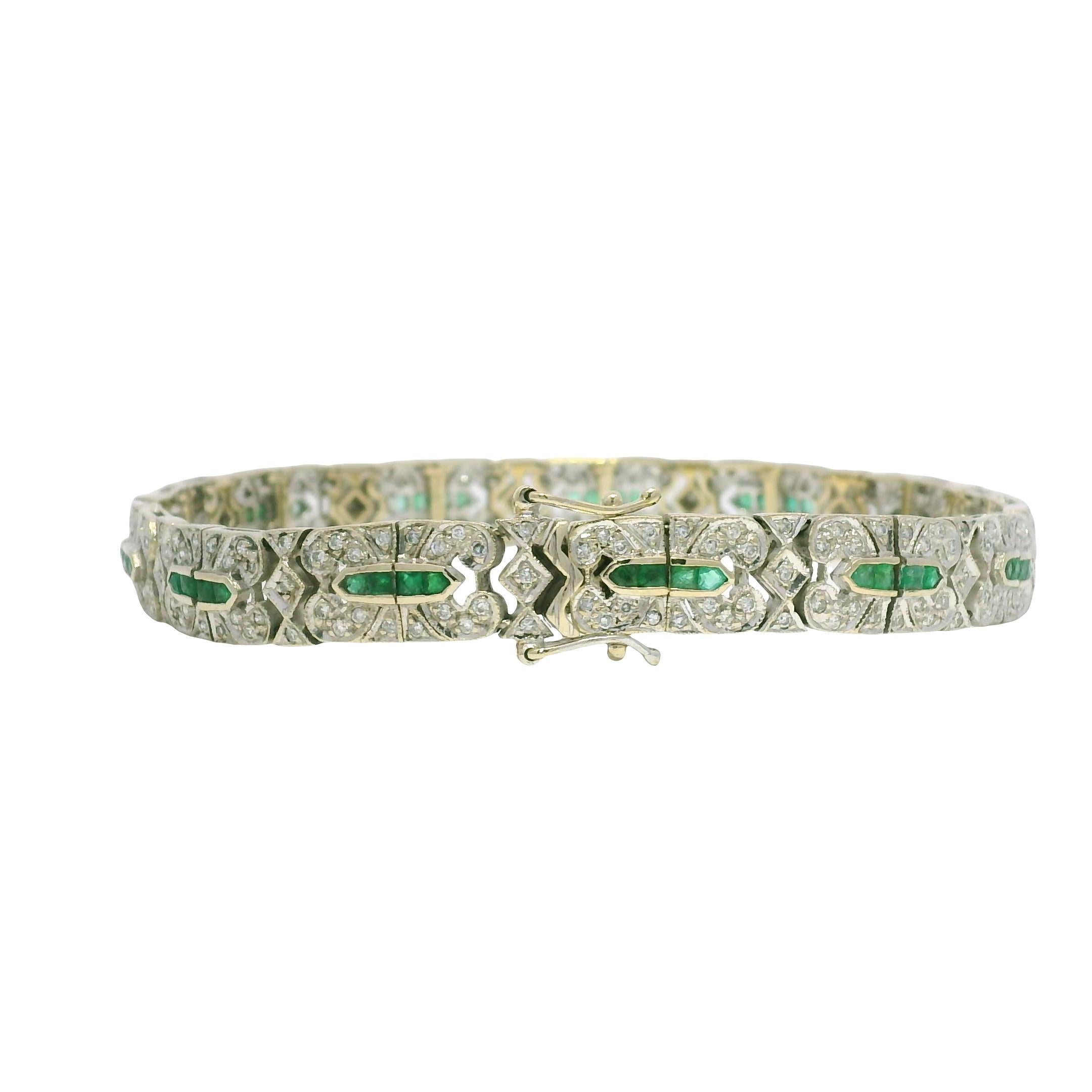 Pulsera Estilo Vintage 18 Quilates Diamante Natural y Esmeralda En Stock en Excelente estado para la venta en Boca Raton, FL