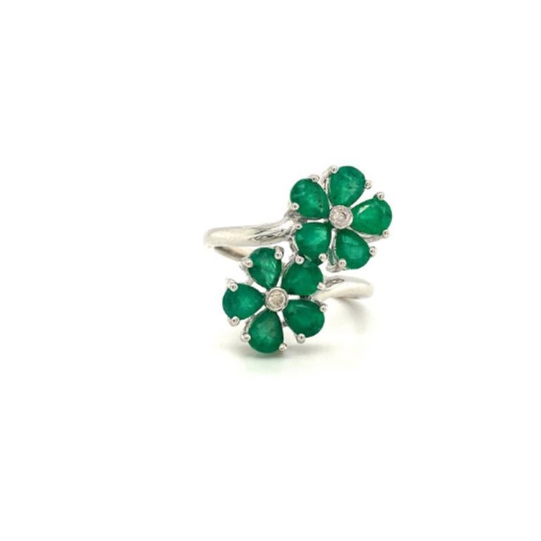 For Sale:  Natural Diamond Emerald Flower By Pass Ring in 925 Sterling Silver for Women 2