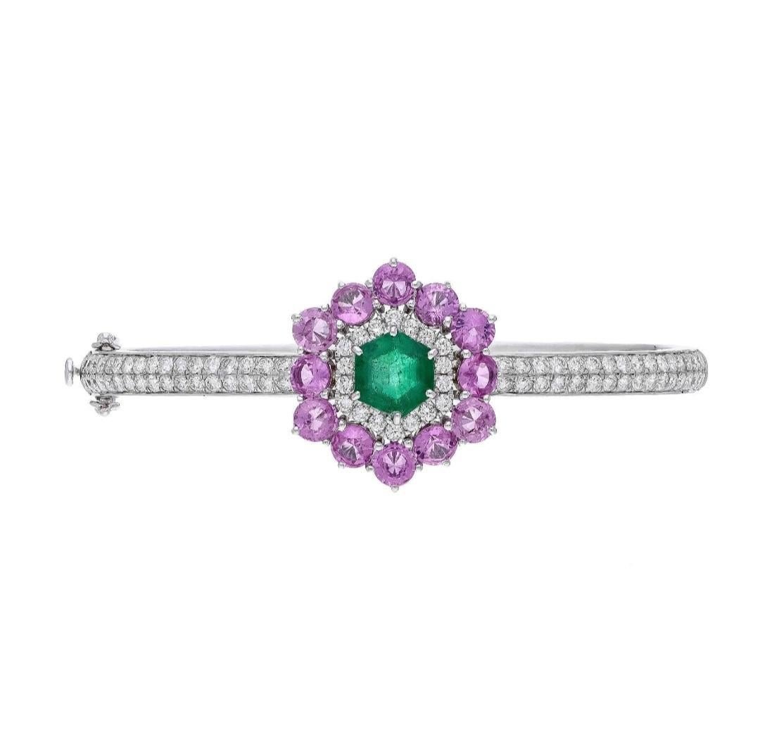 Stone : Emerald & Pink Sapphire

��❋ Stone Size : 7 MM & 4 MM Approx. (± 0.20 MM)

❋ Stone Weight : 1.77 Cts. & 4.04 Cts Approx.

❋ Stone Shape : Hexagon & Round

❋ Stone Color : As Shown In Picture

❋ Stone Type : Natural


❋ Diamond Weight : 1.95