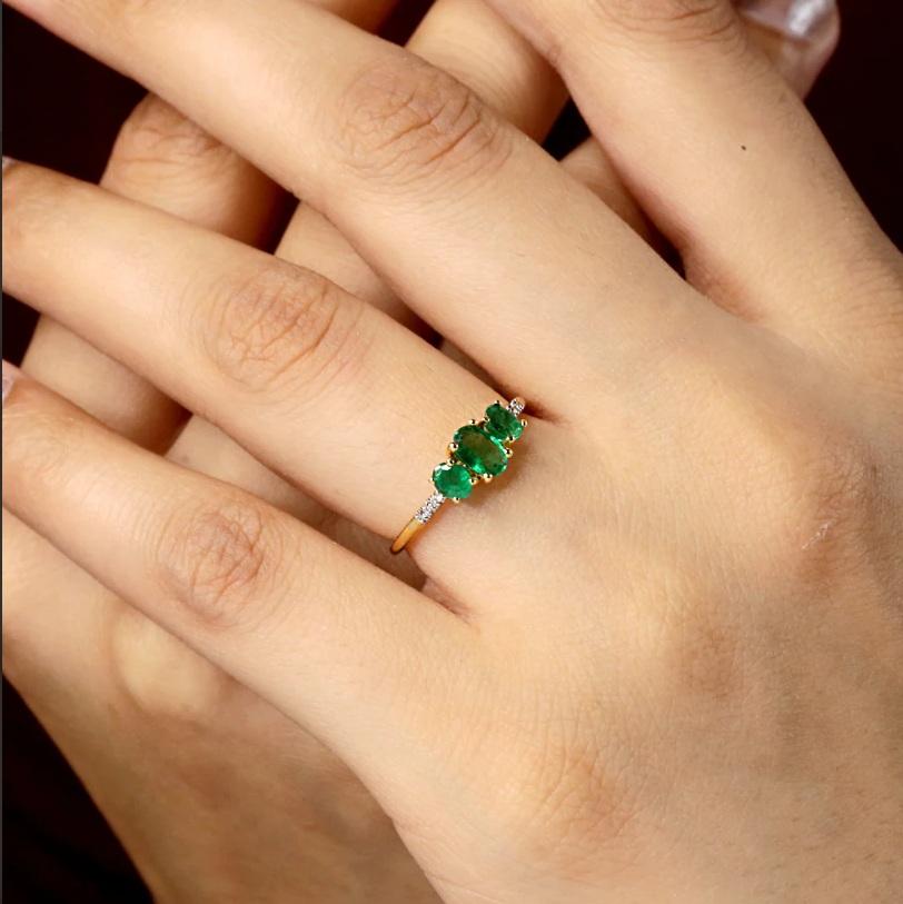 Make a timeless statement in this 14k Yellow Gold Ring With Emerald. As the perfect mix of luxury and sophistication, you can feel bold and confident knowing you'll be turning heads in this opulent, elegant jewelry.



Specifications:

Dimensions: