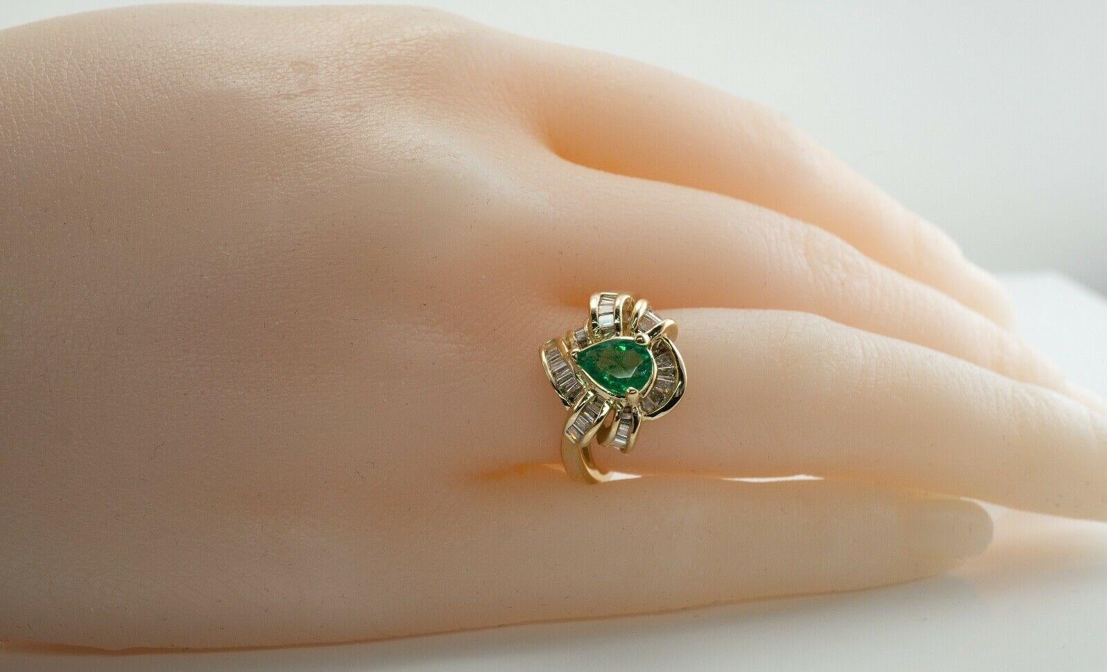 Natürlicher Diamant-Smaragd-Ring 14K Gold Birnenschliff im Angebot 4