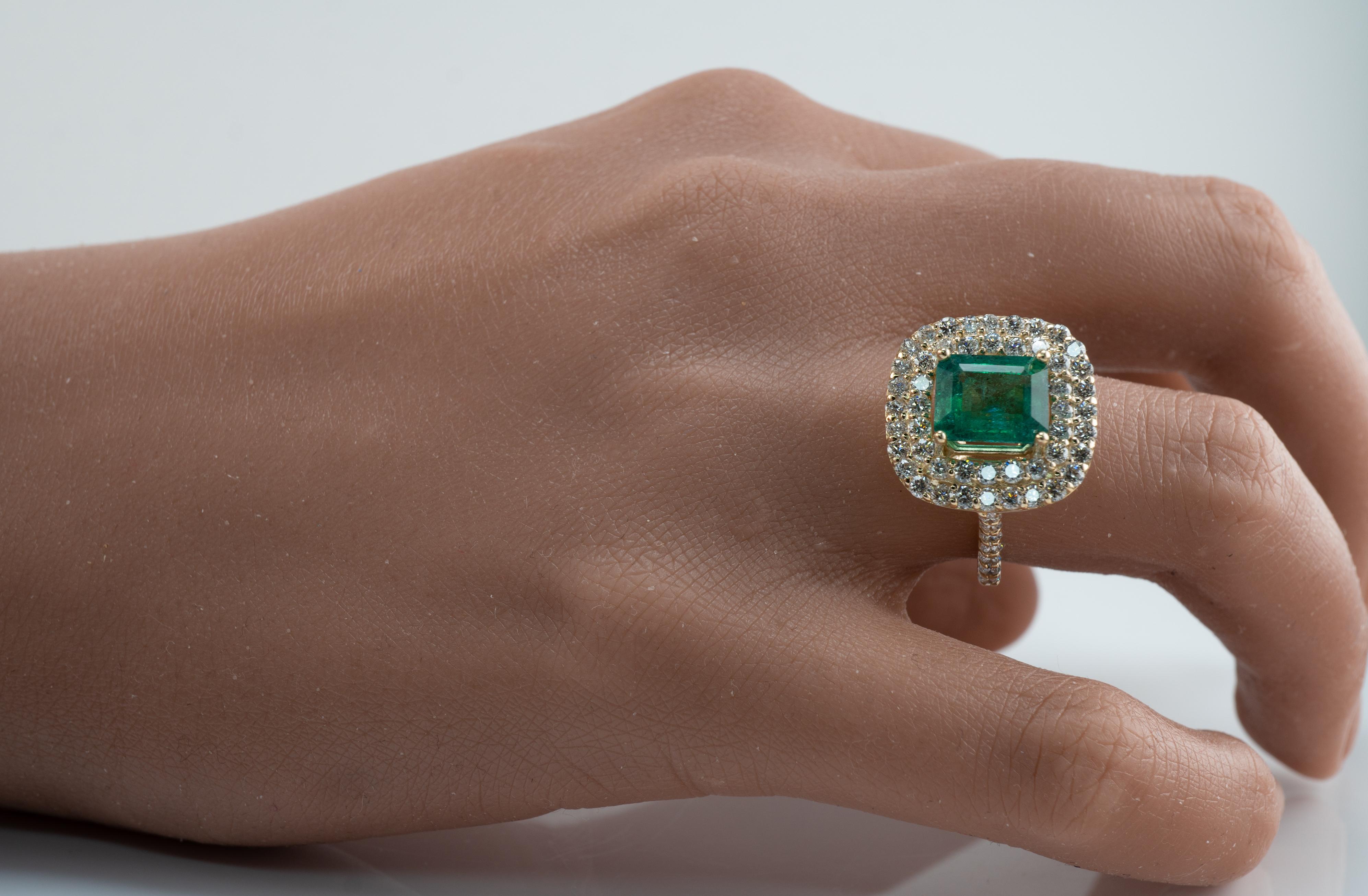 Mixed Cut Natural Diamond Emerald Ring 18k Gold Rectangle Cut For Sale