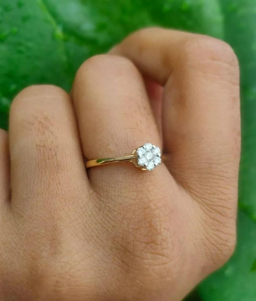 Natural Diamond Engagement Ring for Women In New Condition For Sale In Chicago, IL