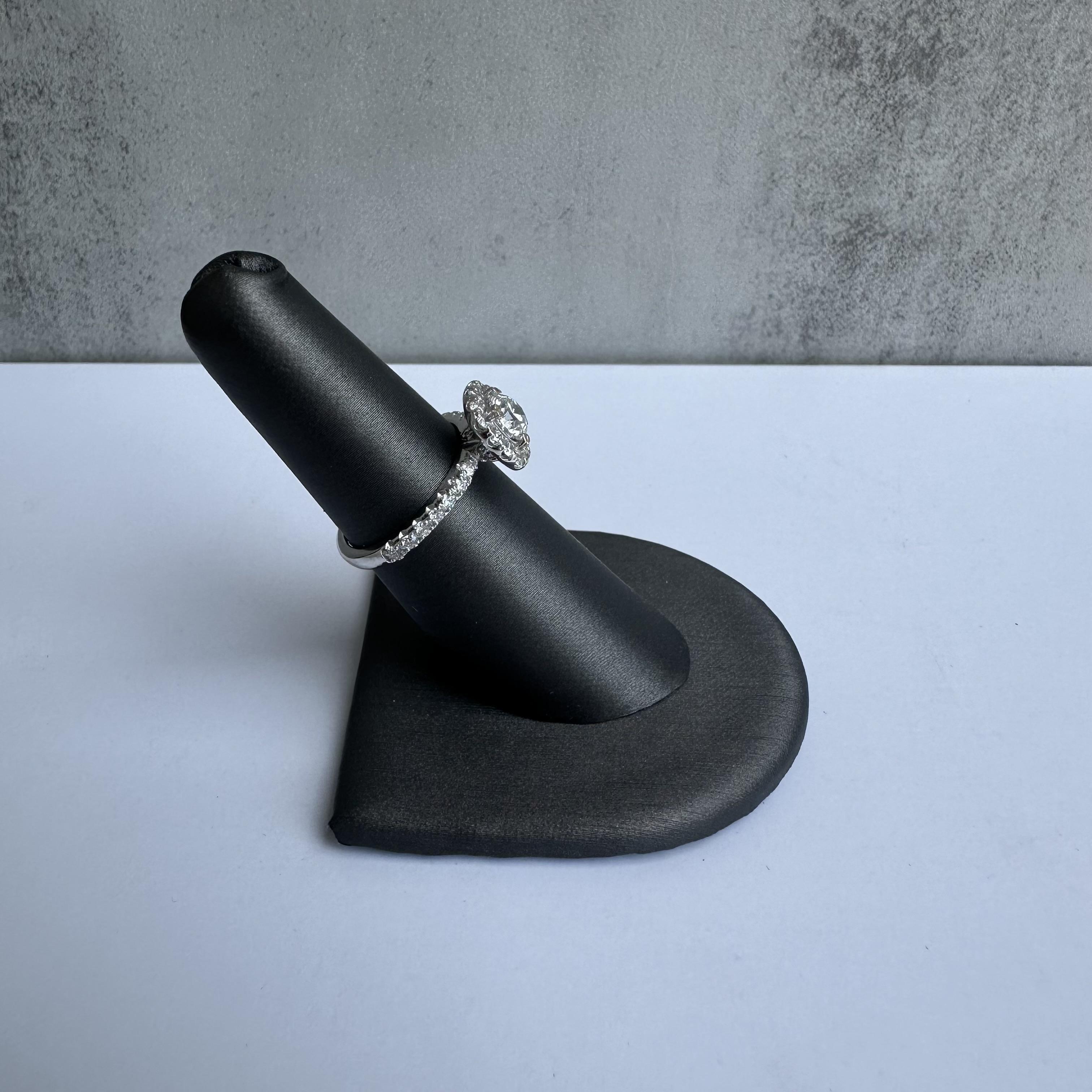 Anillo de compromiso de diamantes naturales en oro blanco de 14 quilates - Centro de 0,70 ct, Tasado Corte redondo en venta