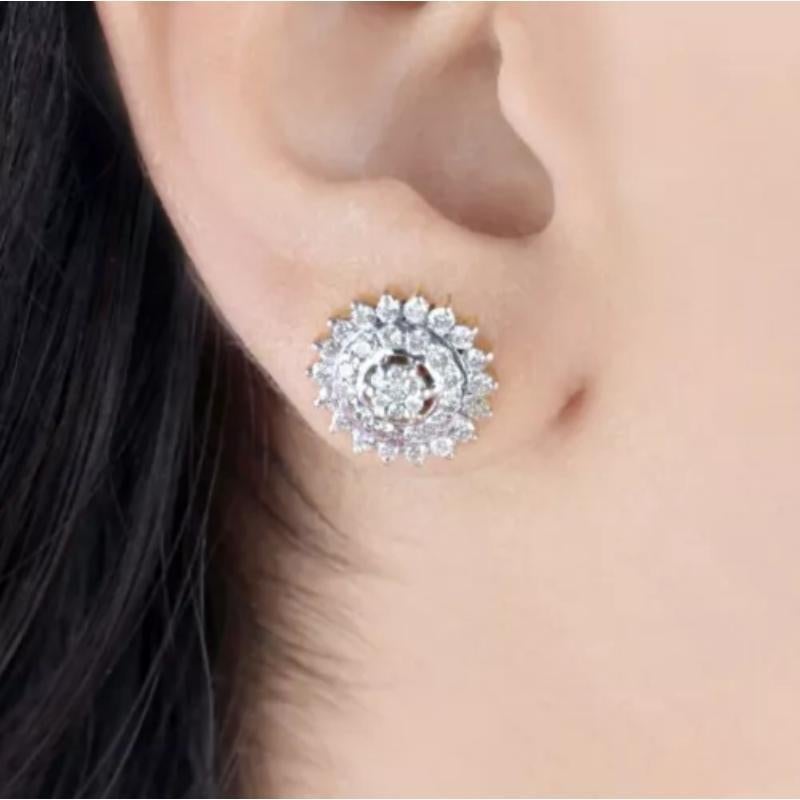 Orecchini con diamante naturale dal design floreale in oro massiccio 14K In condizioni Nuovo in vendita a Chicago, IL