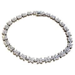 Natural Diamond Floret Bracelet 3.00 carat total weight in Platinum