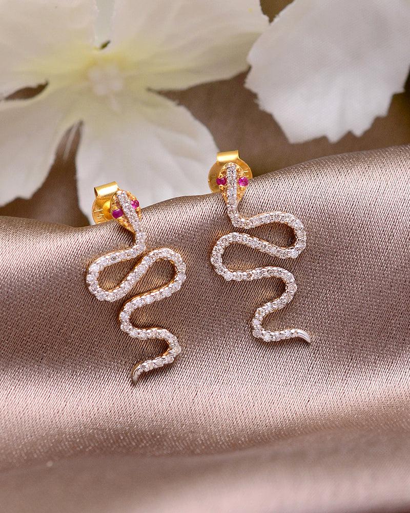 Contemporary Natural Diamond Gold Earrings in 14K For Sale