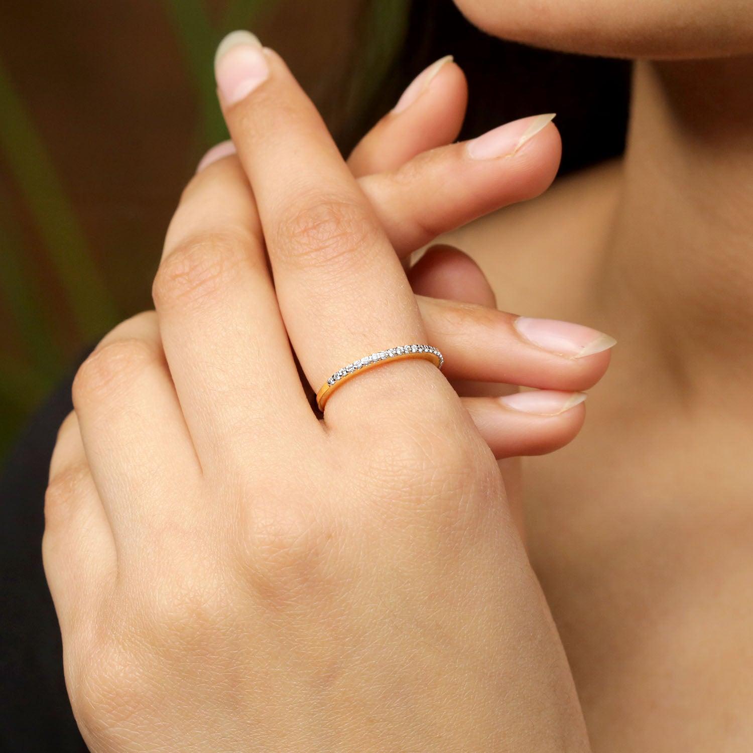 Natural Diamond Gold Ring in 14k For Sale 1