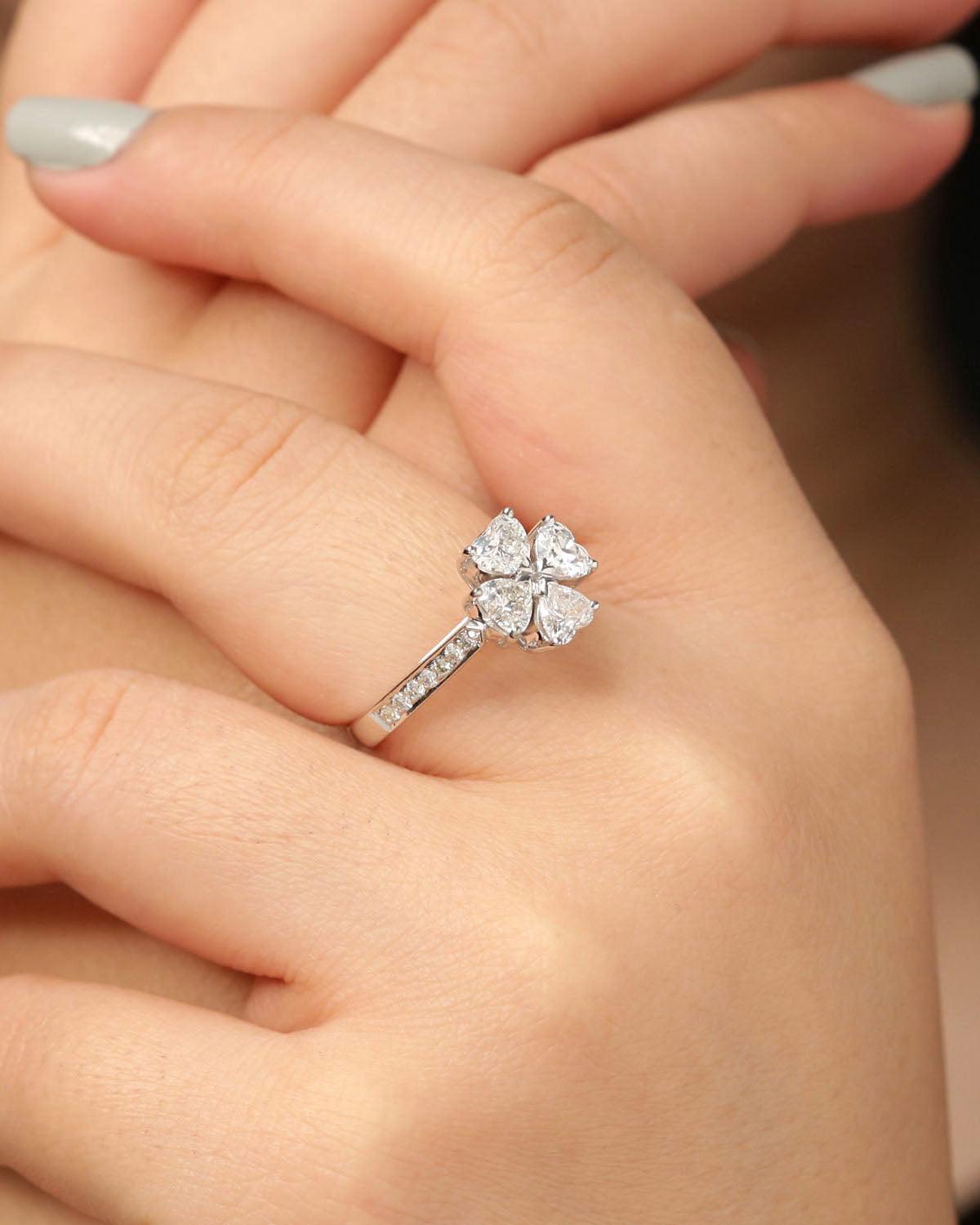 Goldring mit natürlichem Diamant in 18 Karat im Zustand „Neu“ im Angebot in jaipur, IN