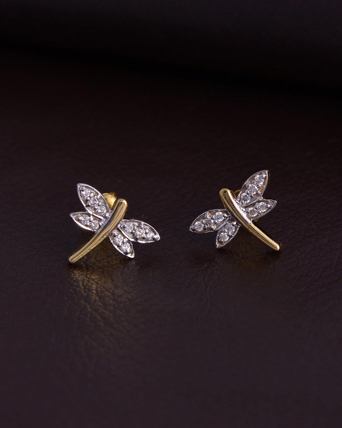 Natural Diamond Gold Stud Earrings in 14K In New Condition For Sale In jaipur, IN