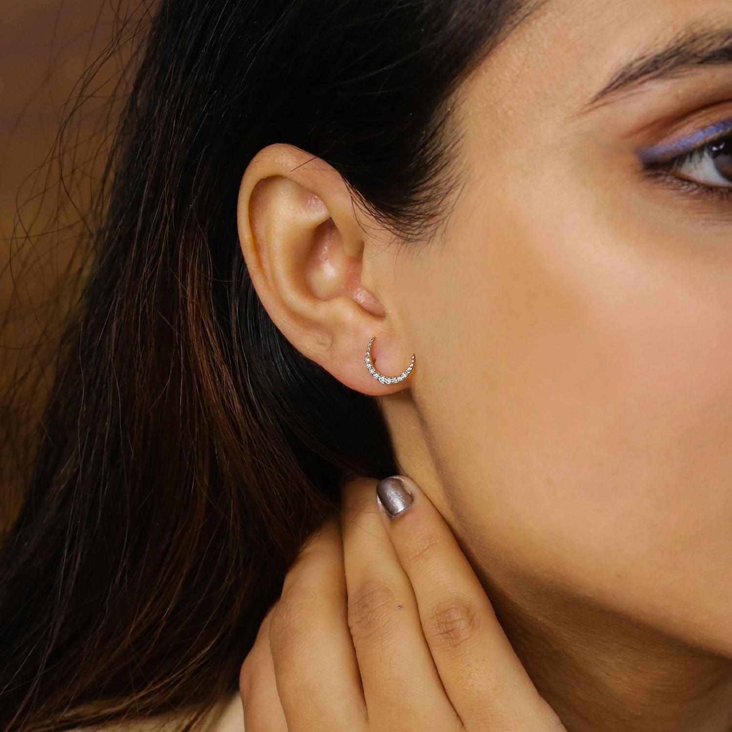 Orecchini con diamante naturale in oro 14K In condizioni Nuovo in vendita a jaipur, IN