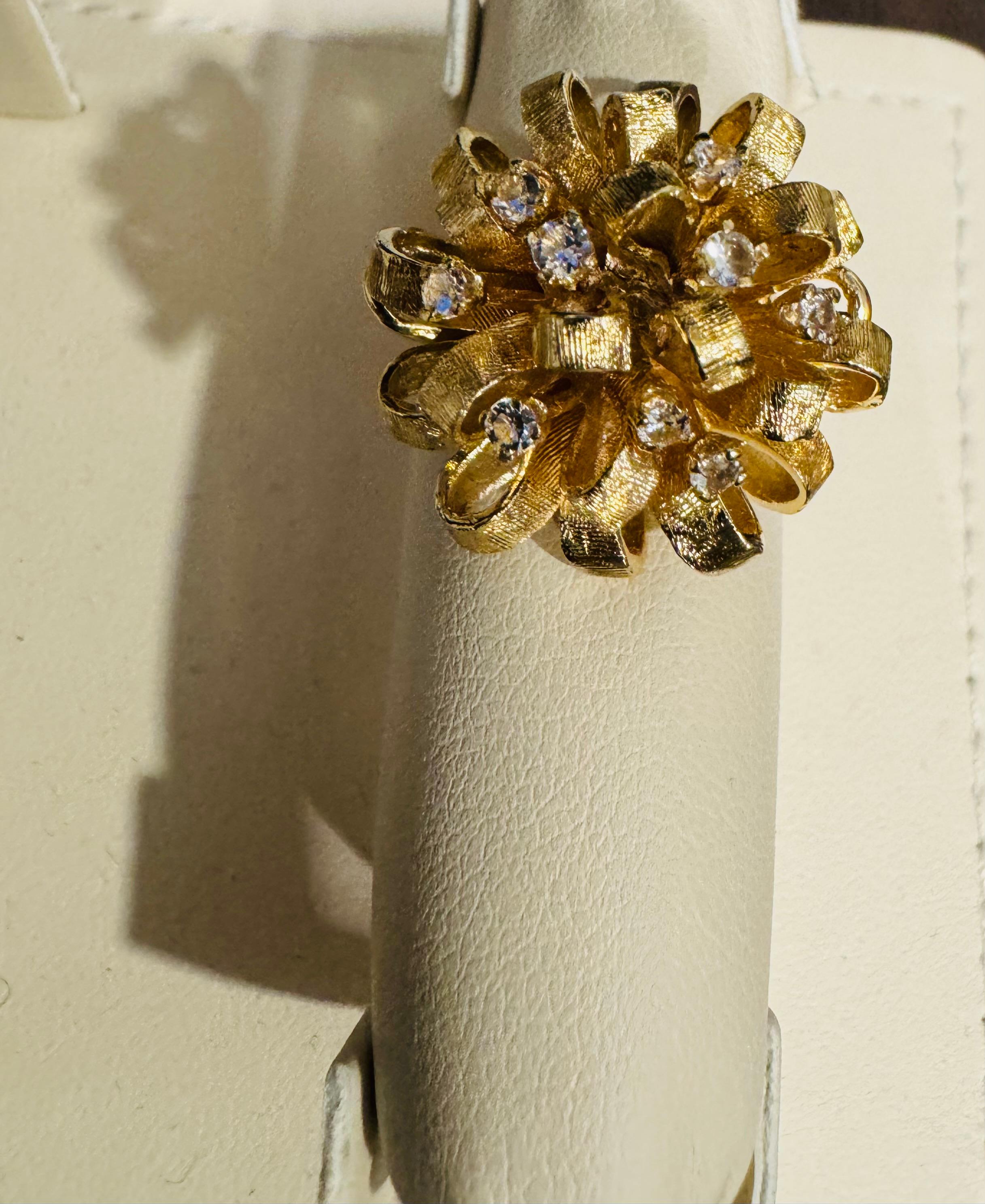 Natural Diamond & Hammered Gold Ball 14 Karat Yellow Gold Flower Cocktail Ring In Excellent Condition For Sale In New York, NY