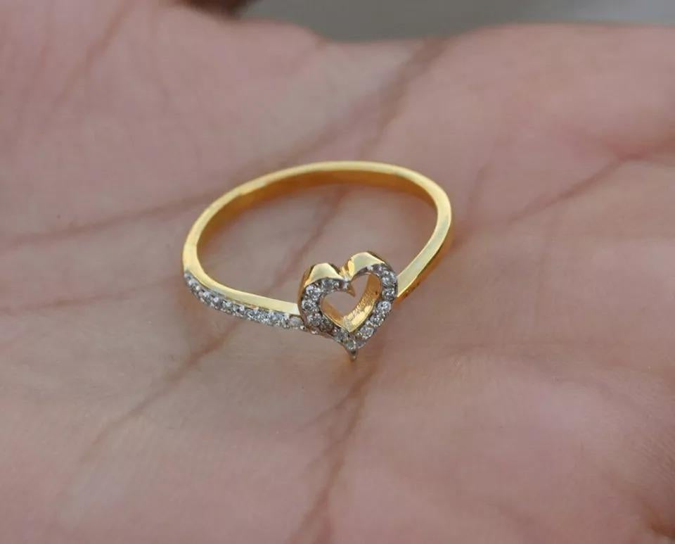Round Cut Natural Diamond Heart Shape Lovers Band Ring 14k Gold For Sale