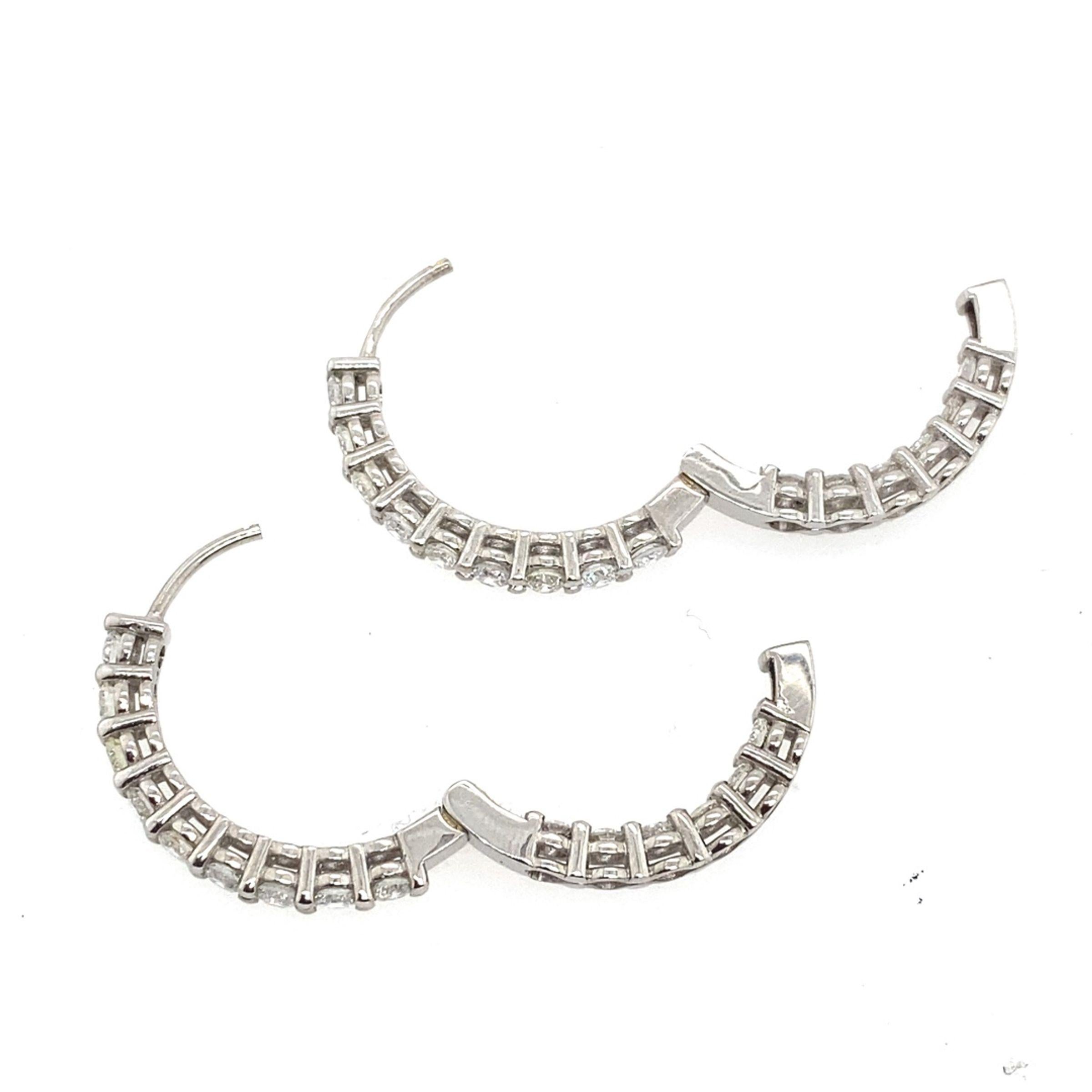 Round Cut Natural Diamond Hinged Hoop Earrings Set with 1.80ct in 14ct White Gold For Sale