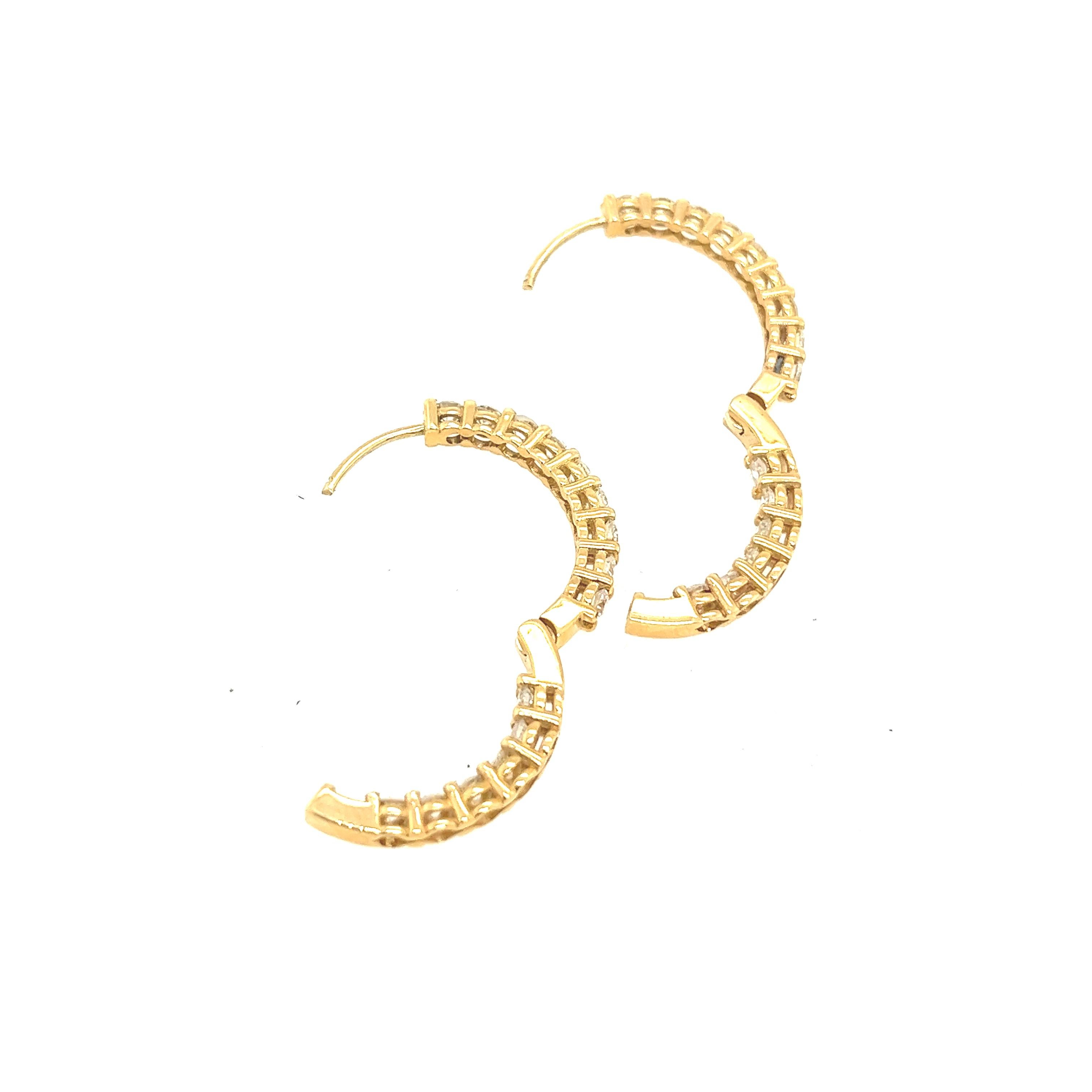 Natural Diamond Hinged Hoop Earrings Set with 1.80ct in 14ct Yellow Gold For Sale 1