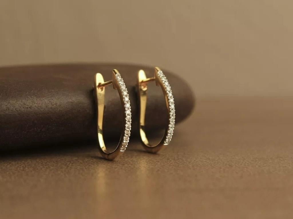 Créoles en or massif 14K avec diamants naturels

Note à l'attention de l'acheteur :- 
Prix indiqué  1 pc = 525 $ 
         Prix par paire  = 525 $ × 2pc = 1050


Informations complémentaires :
Métal de base : or jaune
Pierre principale :
